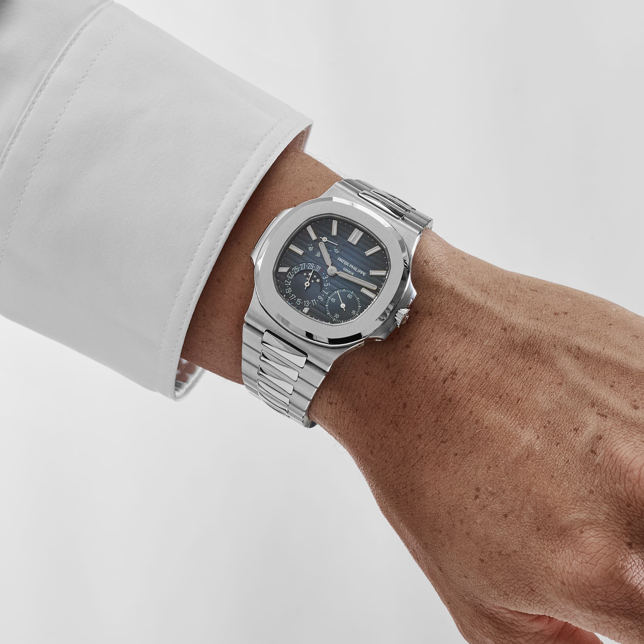 Patek Philippe Nautilus 5712/1A-001 Moon Phases Stainless Steel Blue Dial (2022)