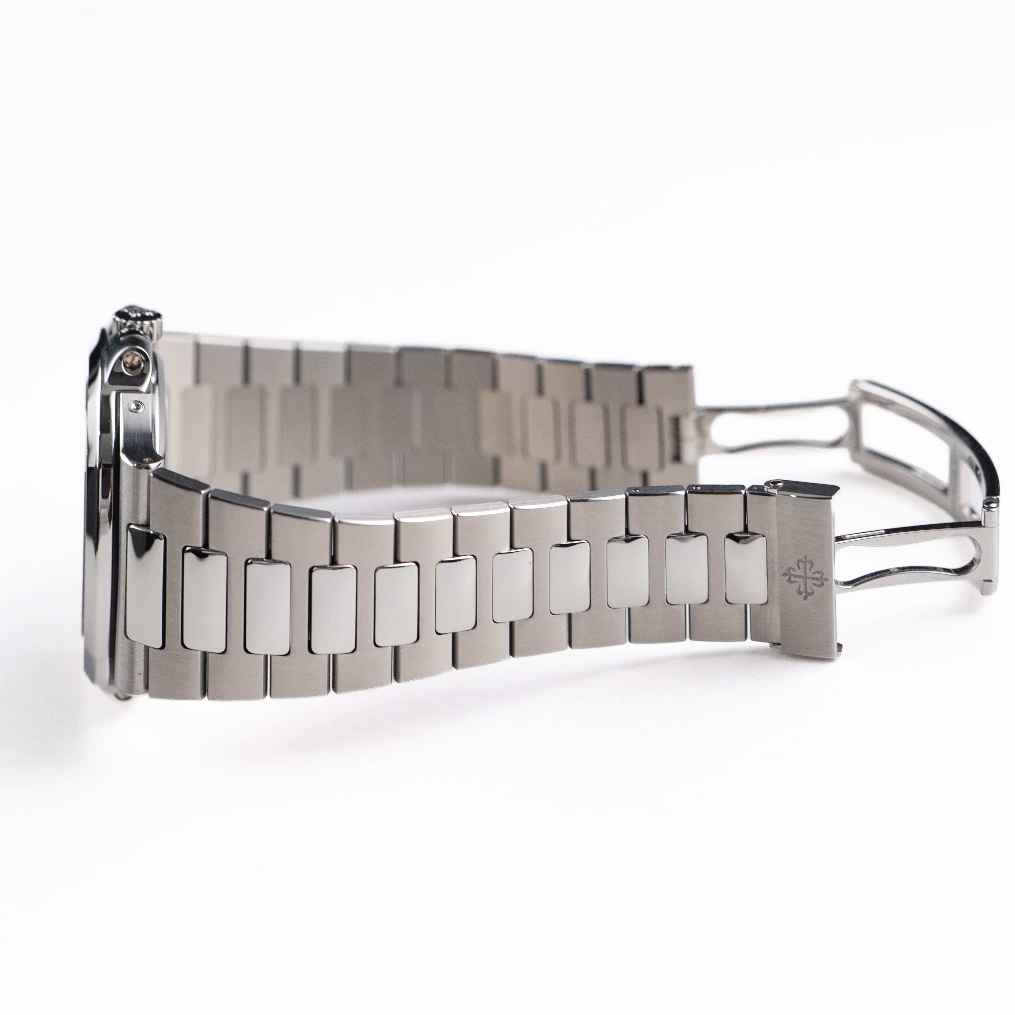 Patek Philippe Nautilus 5712/1A-001 Moon Phases Stainless Steel Blue Dial (2022)