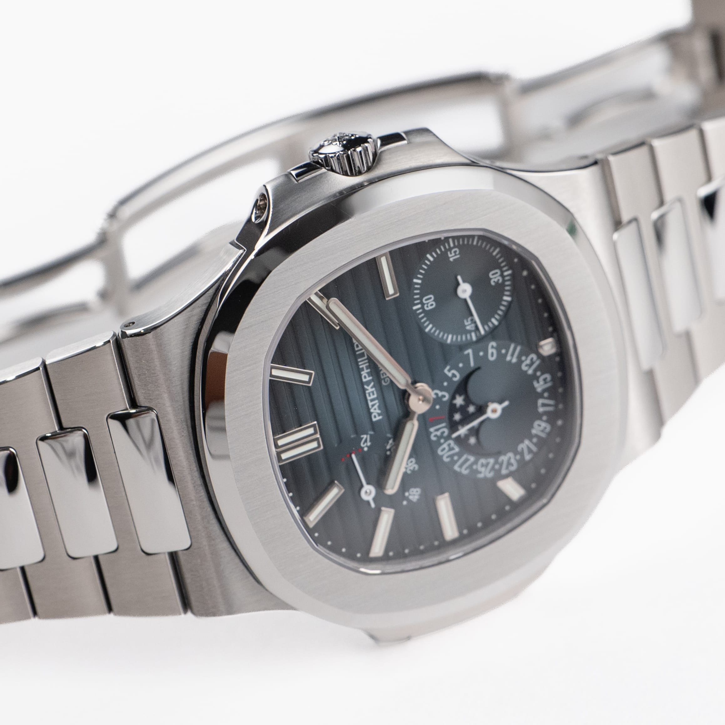 Patek Philippe Nautilus 5712/1A-001 Moon Phases Stainless Steel Blue Dial (2022)