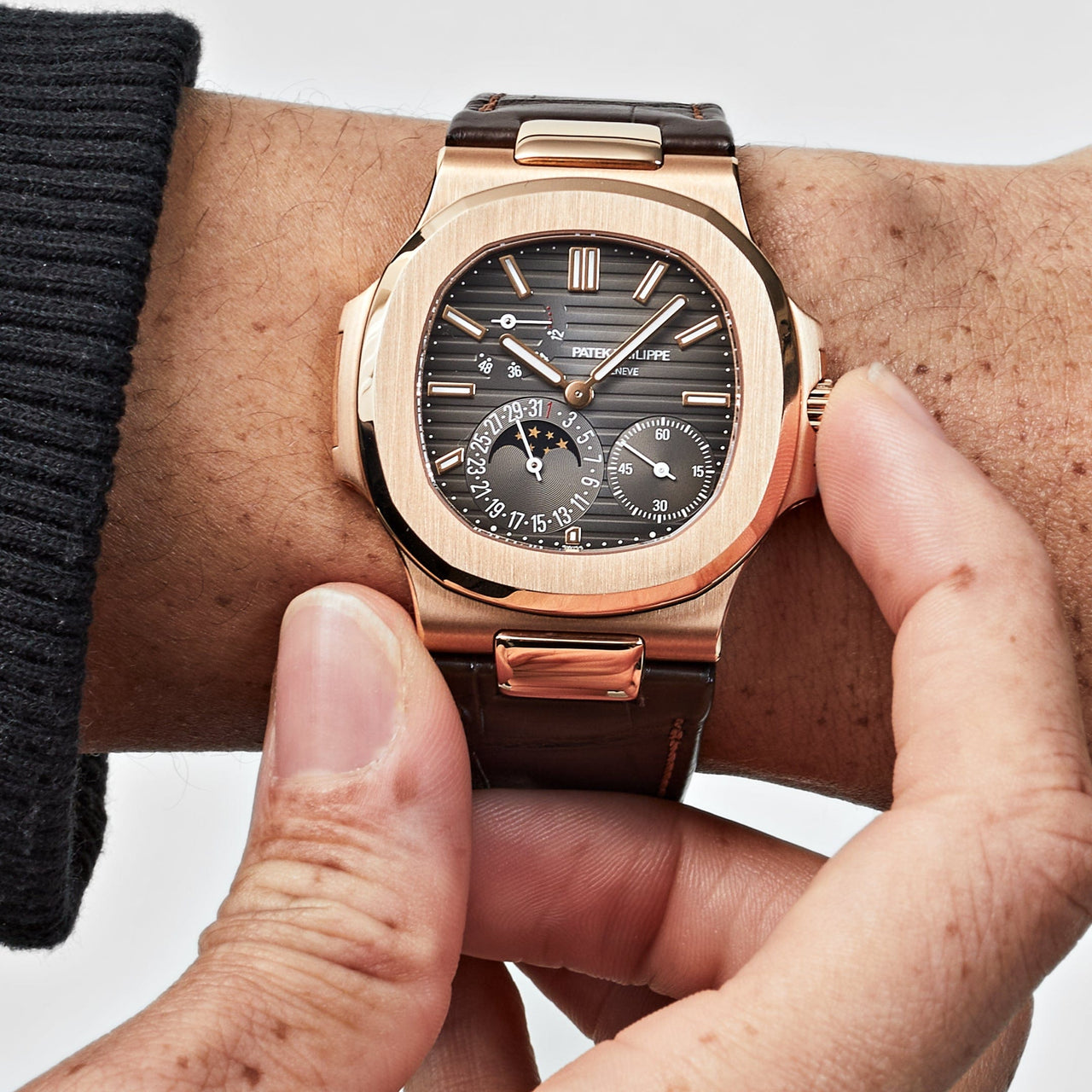 Patek Philippe Nautilus 5712R 001 Moon Phase Rose Gold 2022