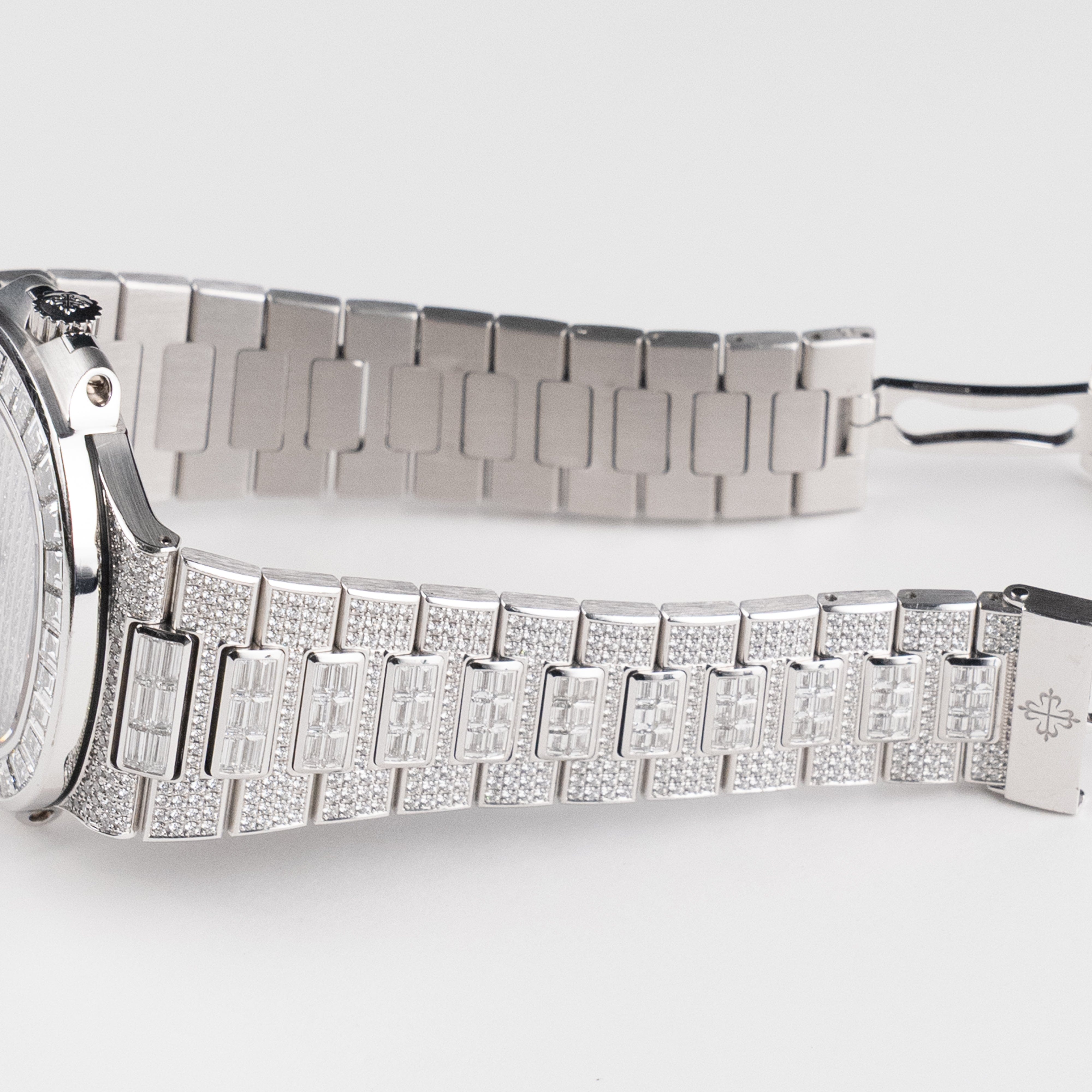 Patek Philippe Nautilus 5719/10G-010 White Gold Diamond Set (2019)
