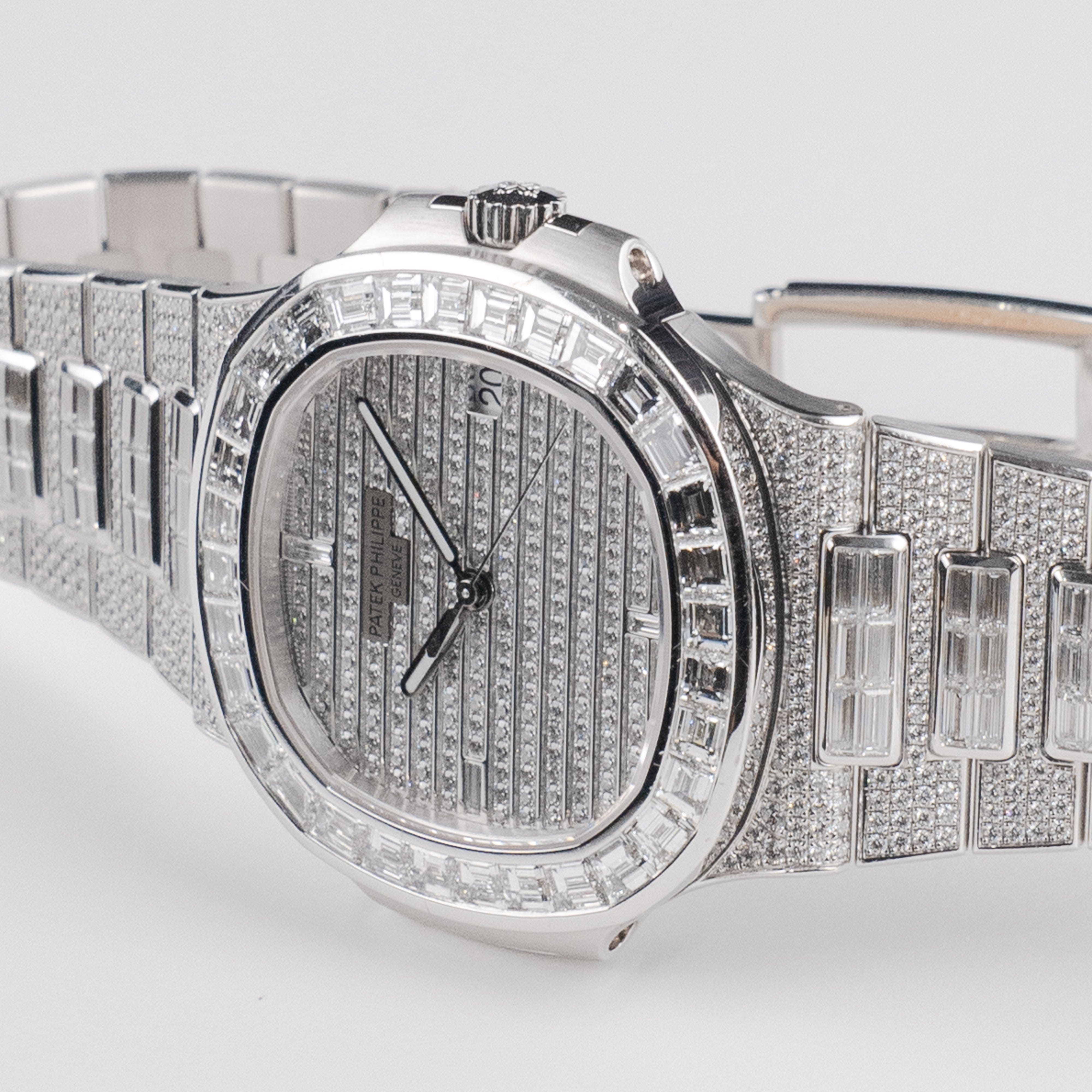 Patek Philippe Nautilus 5719/10G-010 White Gold Diamond Set (2019)
