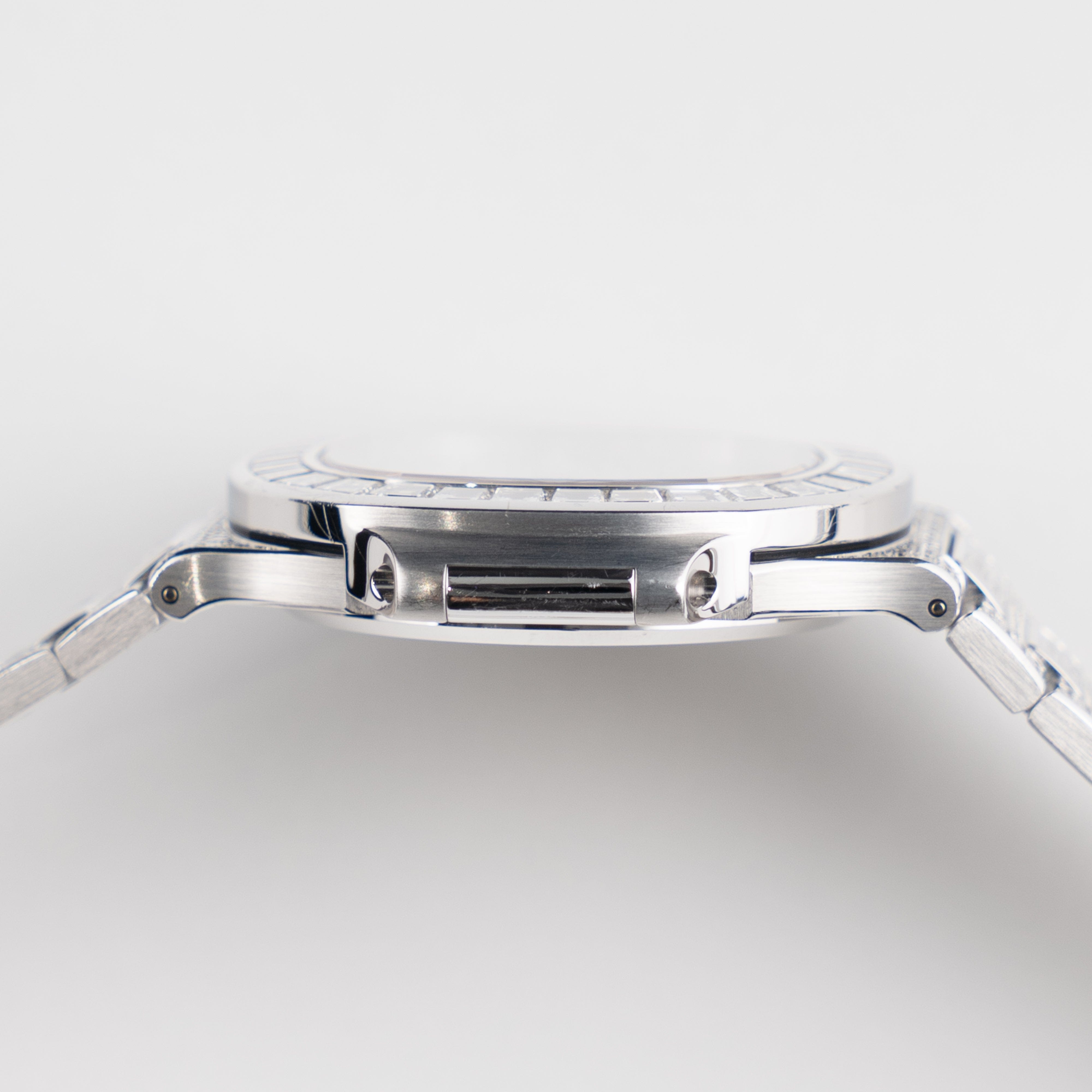 Patek Philippe Nautilus 5719/10G-010 White Gold Diamond Set (2019)