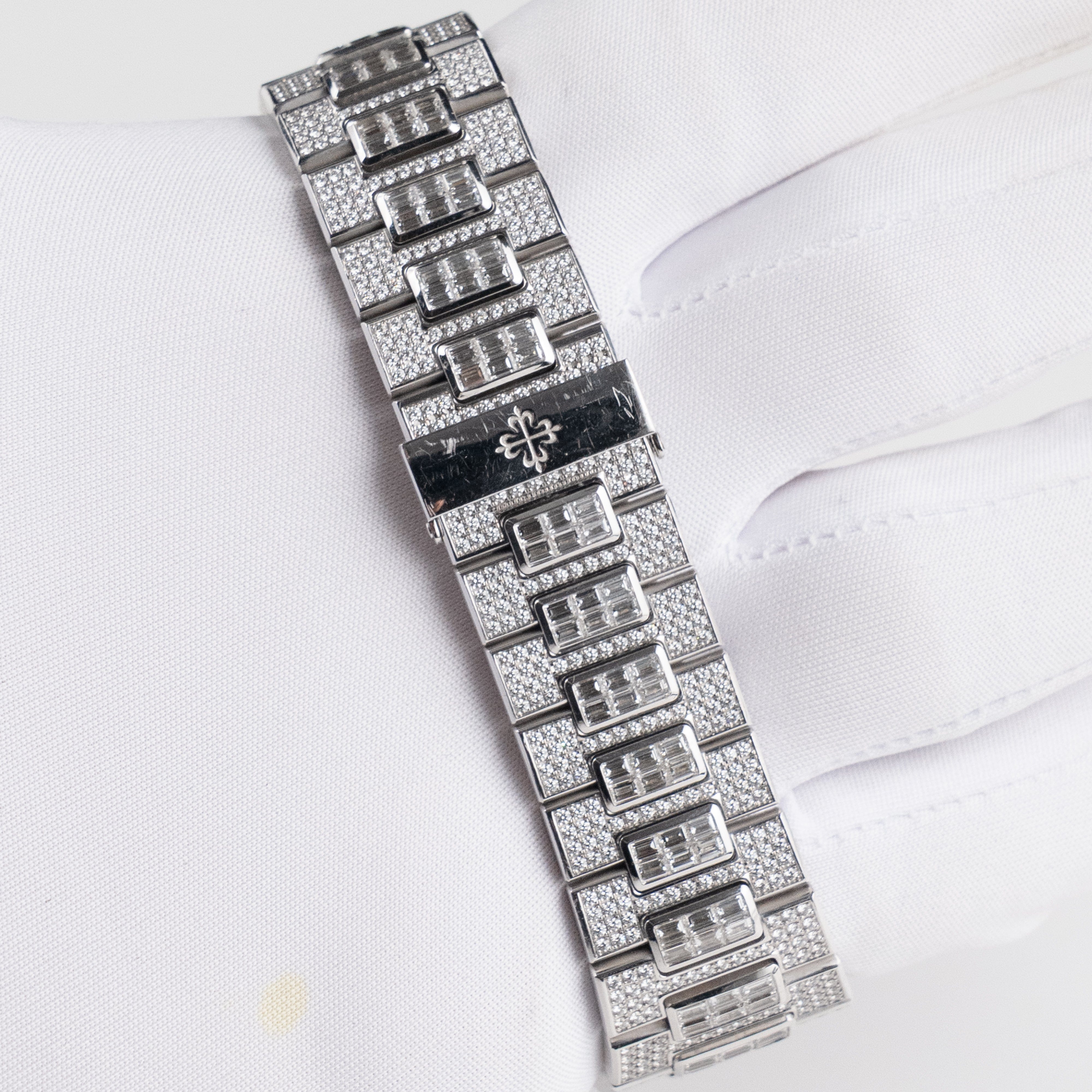 Patek Philippe Nautilus 5719/10G-010 White Gold Diamond Set (2019)