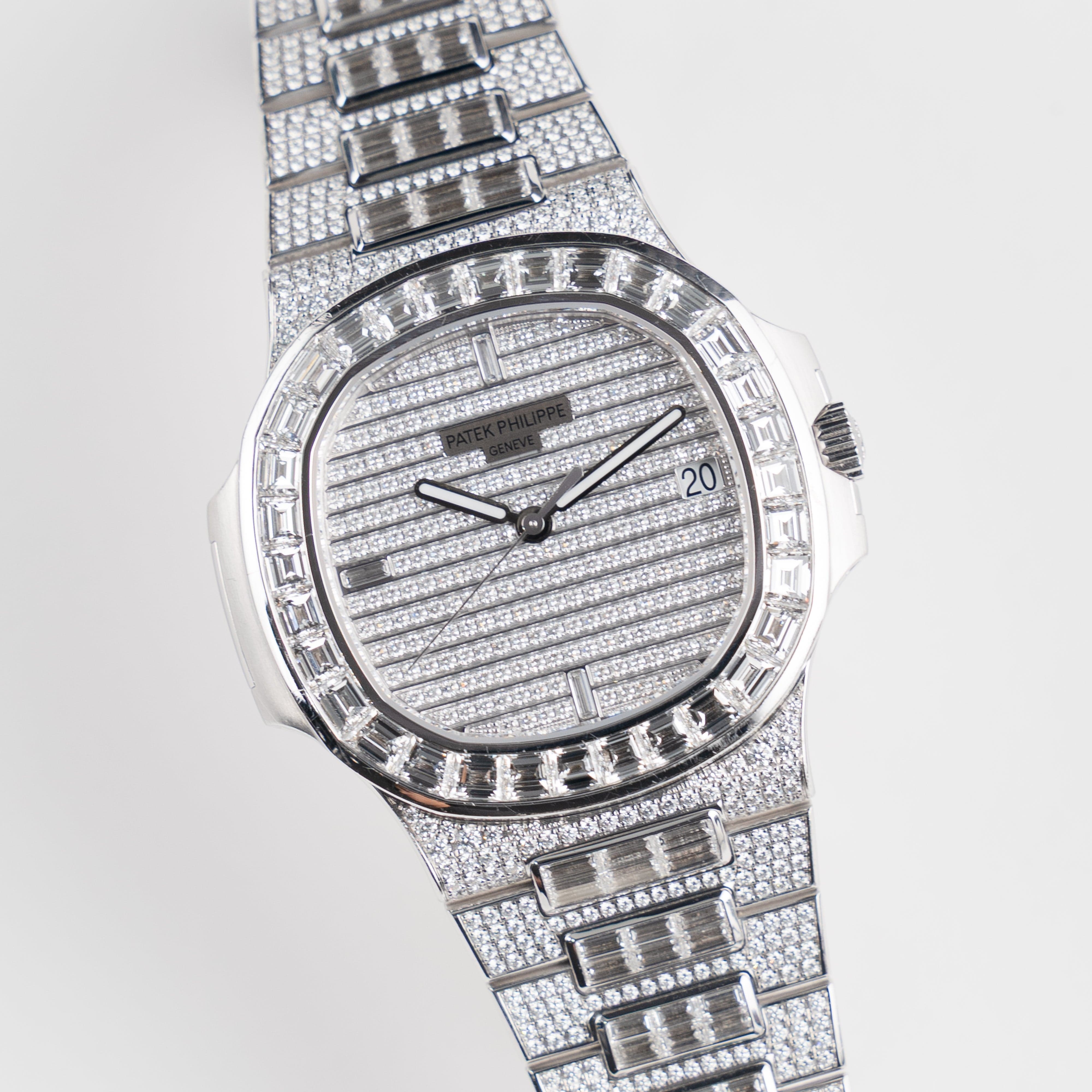 Patek Philippe Nautilus 5719/10G-010 White Gold Diamond Set (2019)