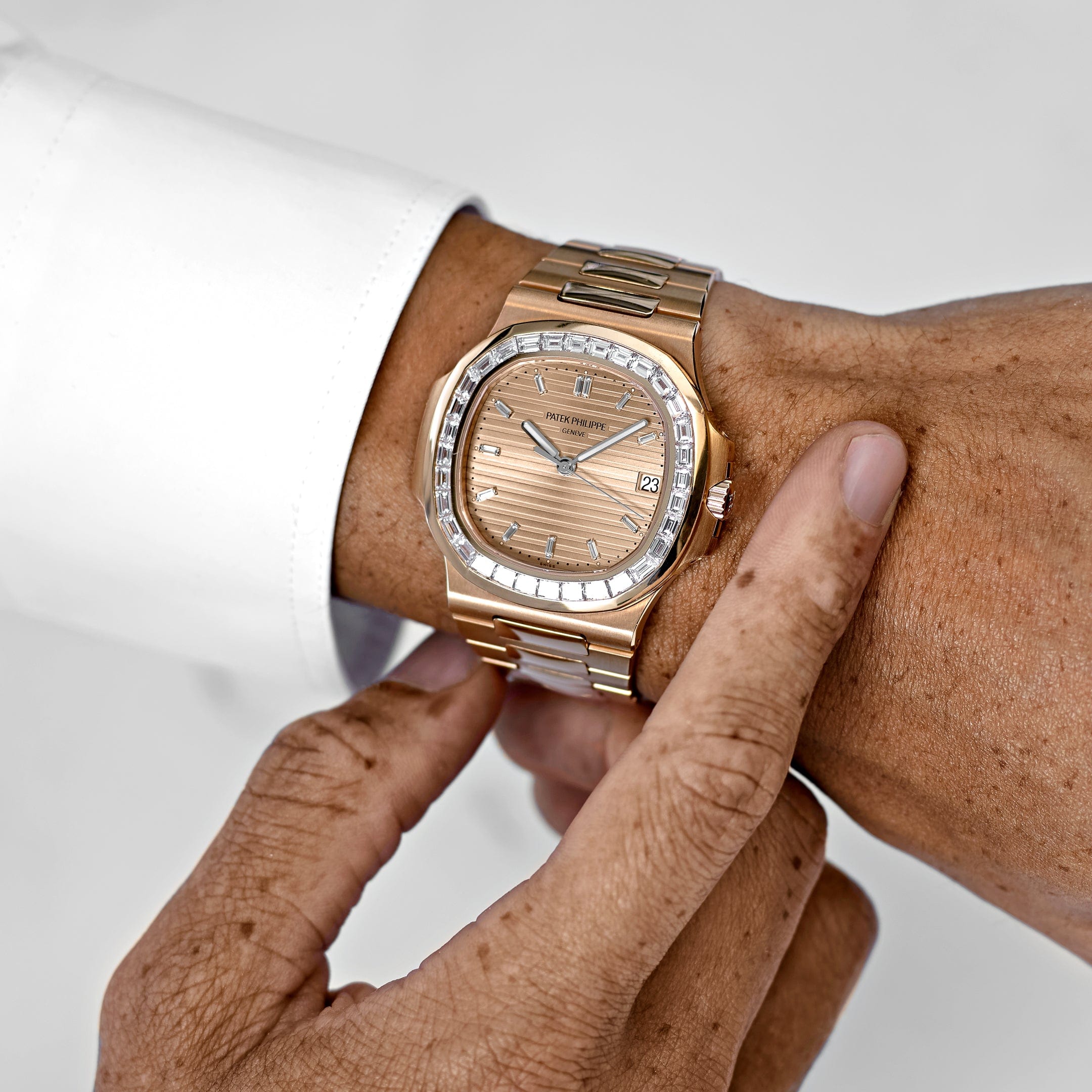 Patek Philippe Nautilus 5723/1R-001 Rose Gold Diamond Bezel (2020)