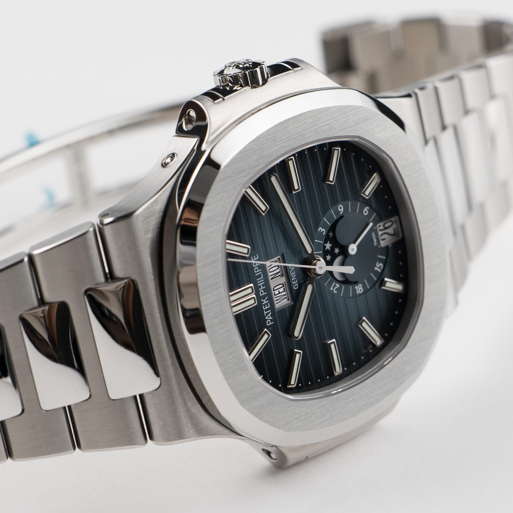 Patek Philippe Nautilus 5726/1A-014 Annual Calendar Stainless Steel Blue Dial (2021)