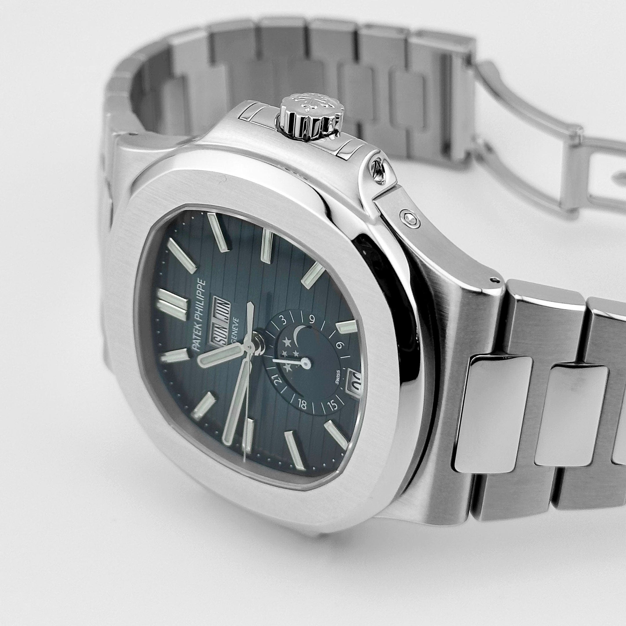Patek Philippe Nautilus 5726/1A-014 Annual Calendar Stainless Steel Blue Dial (2022)