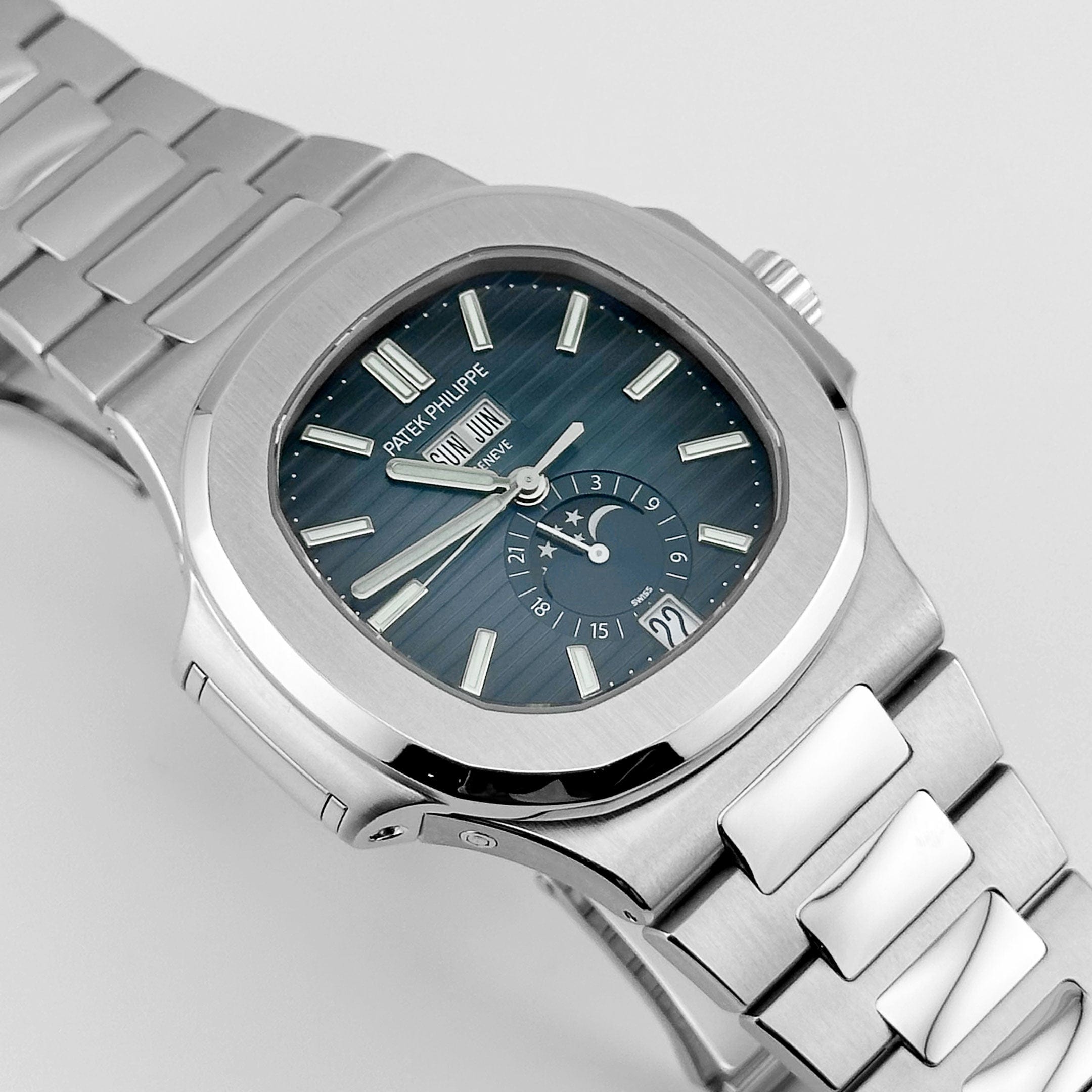 Patek Philippe Nautilus 5726/1A-014 Annual Calendar Stainless Steel Blue Dial (2022)