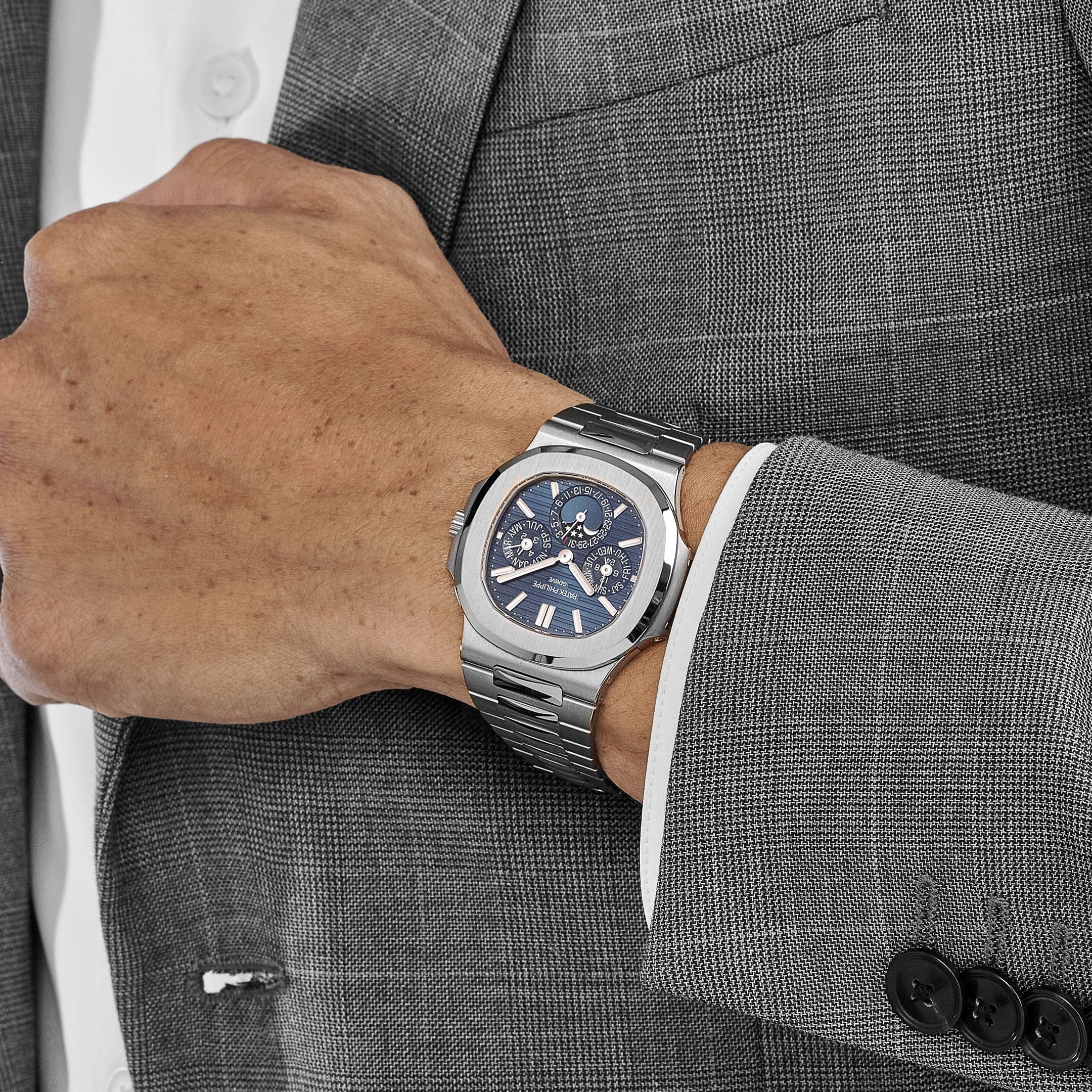 Patek Philippe Nautilus 5740/1G-001 Perpetual Calendar Moon Phases (2021)