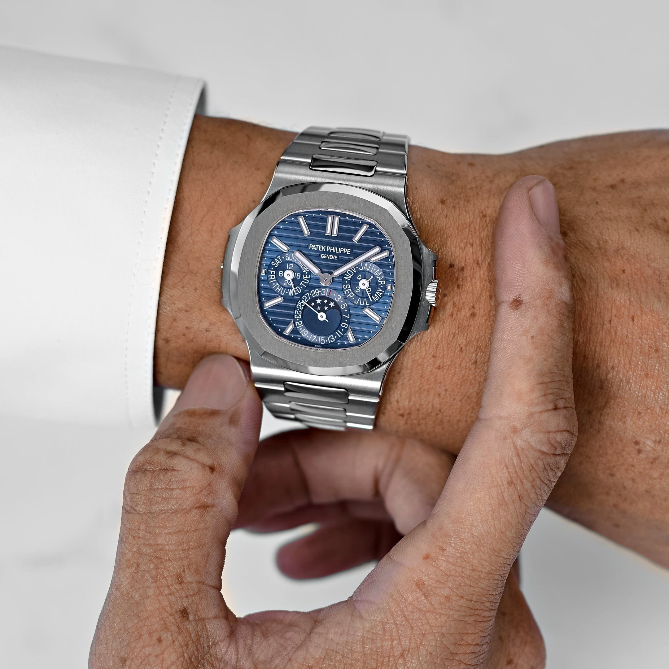 Patek Philippe Nautilus 5740/1G-001 Perpetual Calendar Moon Phases White Gold (2019)
