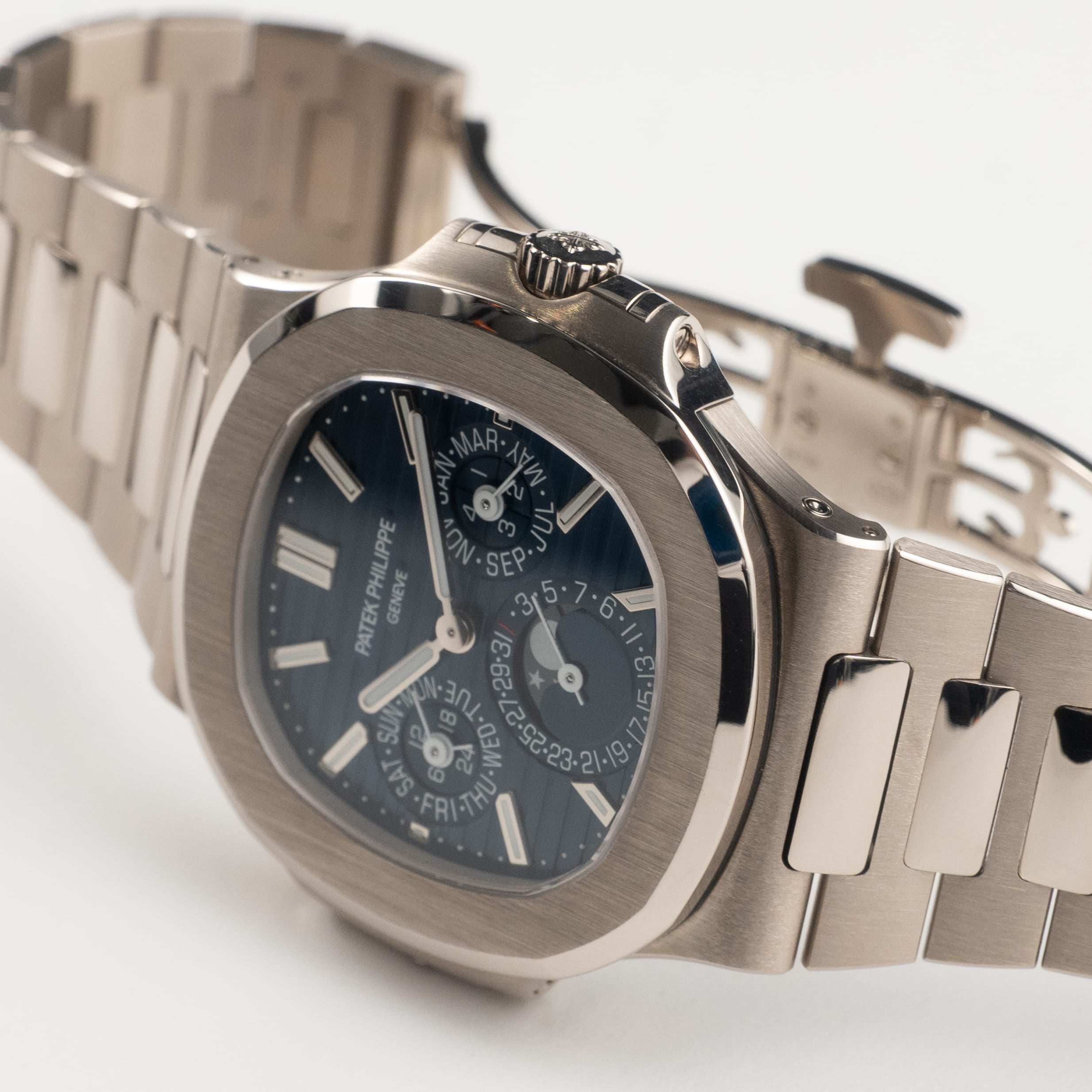 Patek Philippe Nautilus 5740/1G-001 Perpetual Calendar Moon Phases White Gold (2022)
