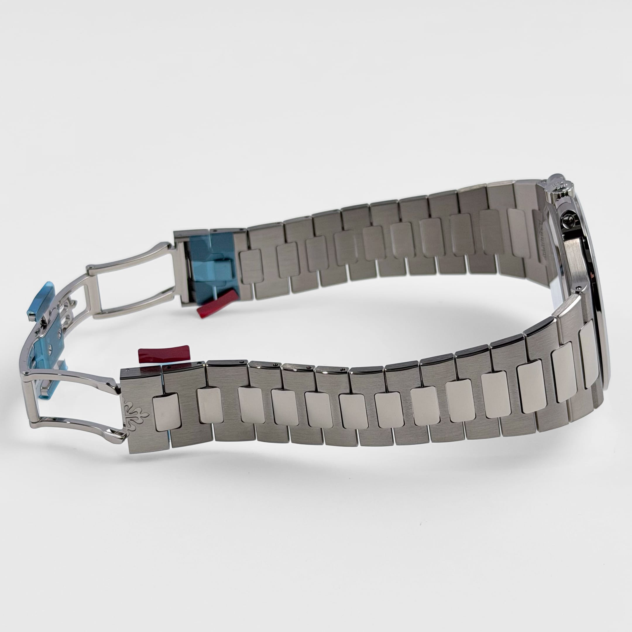 Patek Philippe Nautilus 5810/1G-001 '50th Anniversary' White Gold Blue Dial Limited Edition of 2000 (2026)