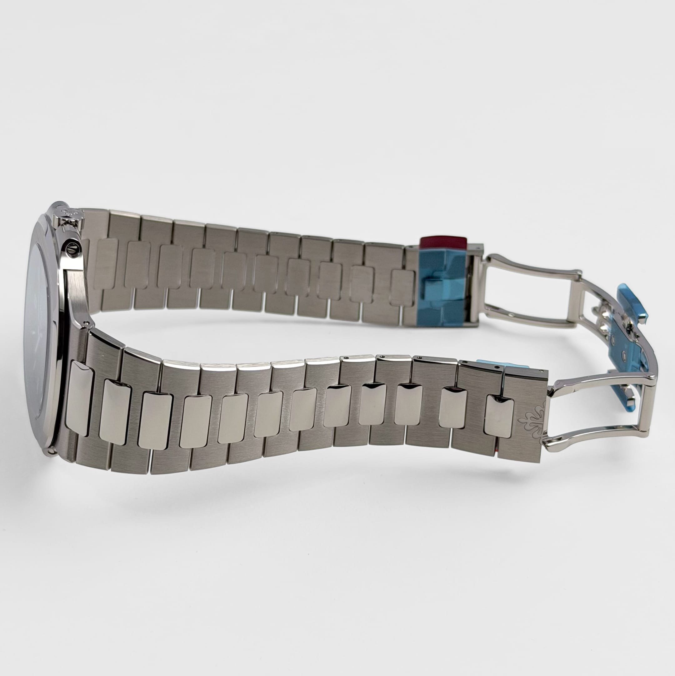 Patek Philippe Nautilus 5810/1G-001 '50th Anniversary' White Gold Blue Dial Limited Edition of 2000 (2026)