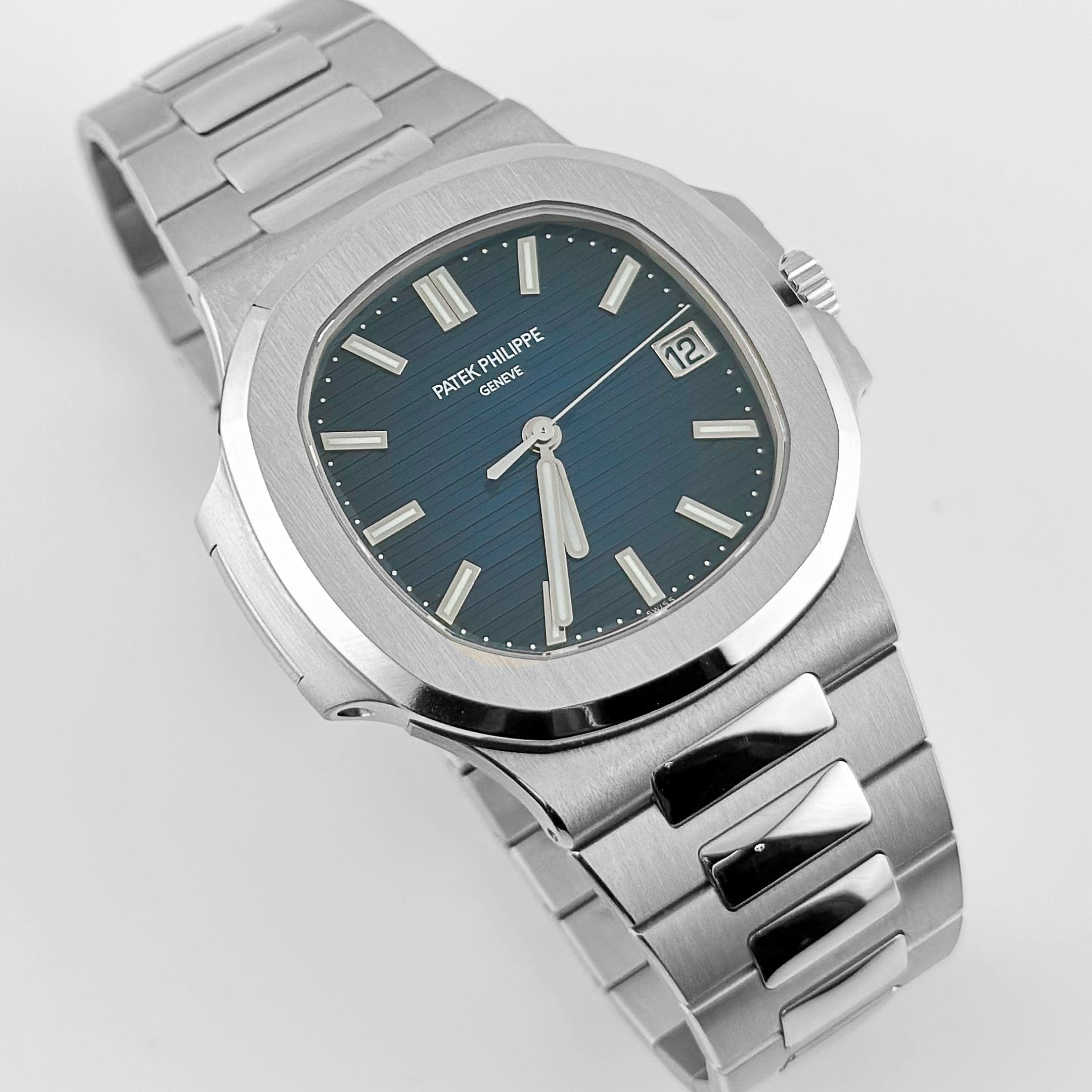 Patek Philippe Nautilus 5811/1G-001 White Gold Blue Dial (2024