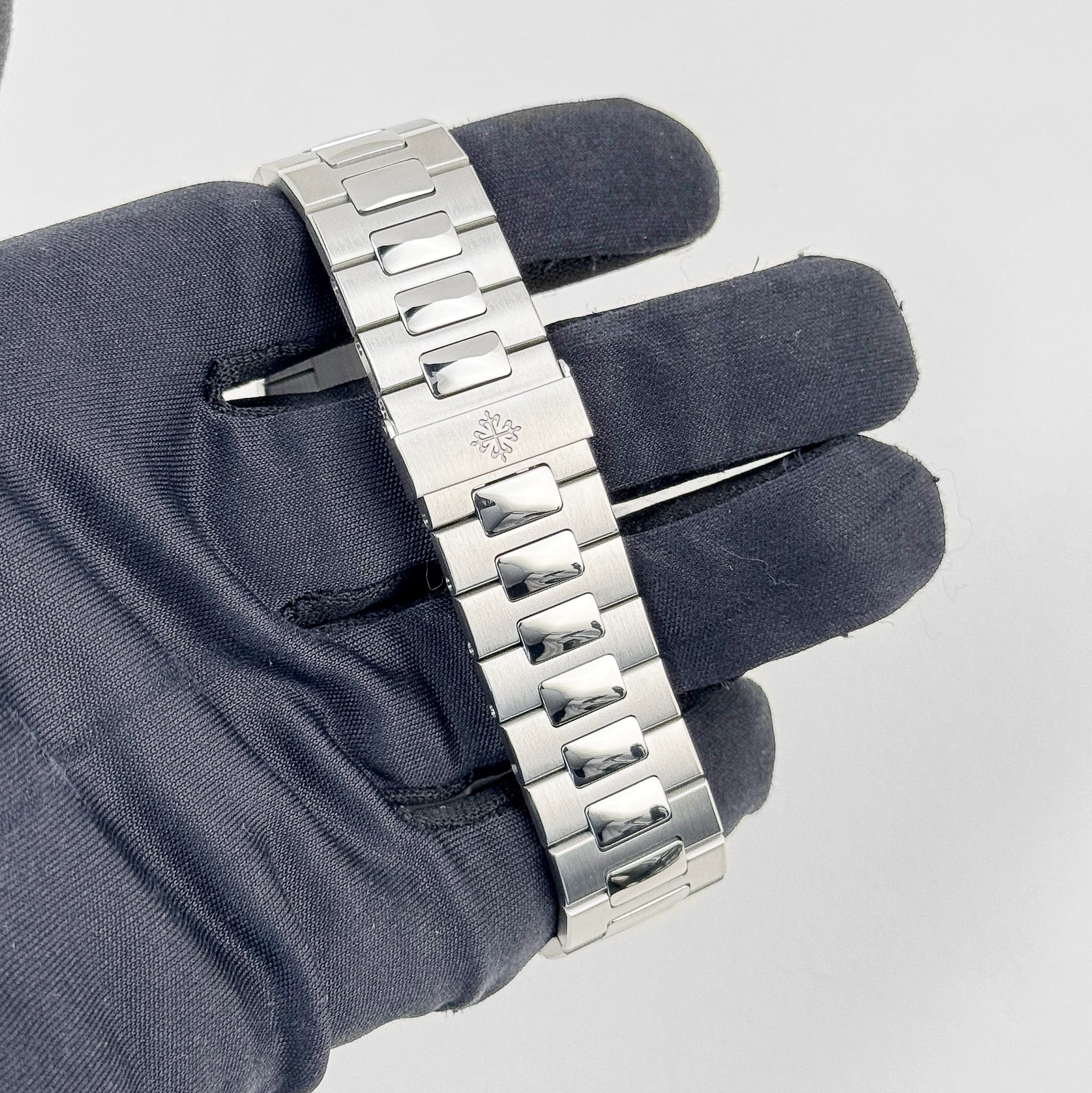 Patek Philippe Nautilus 5980/1A-014 Chronograph Stainless Steel Grey Dial (2013)