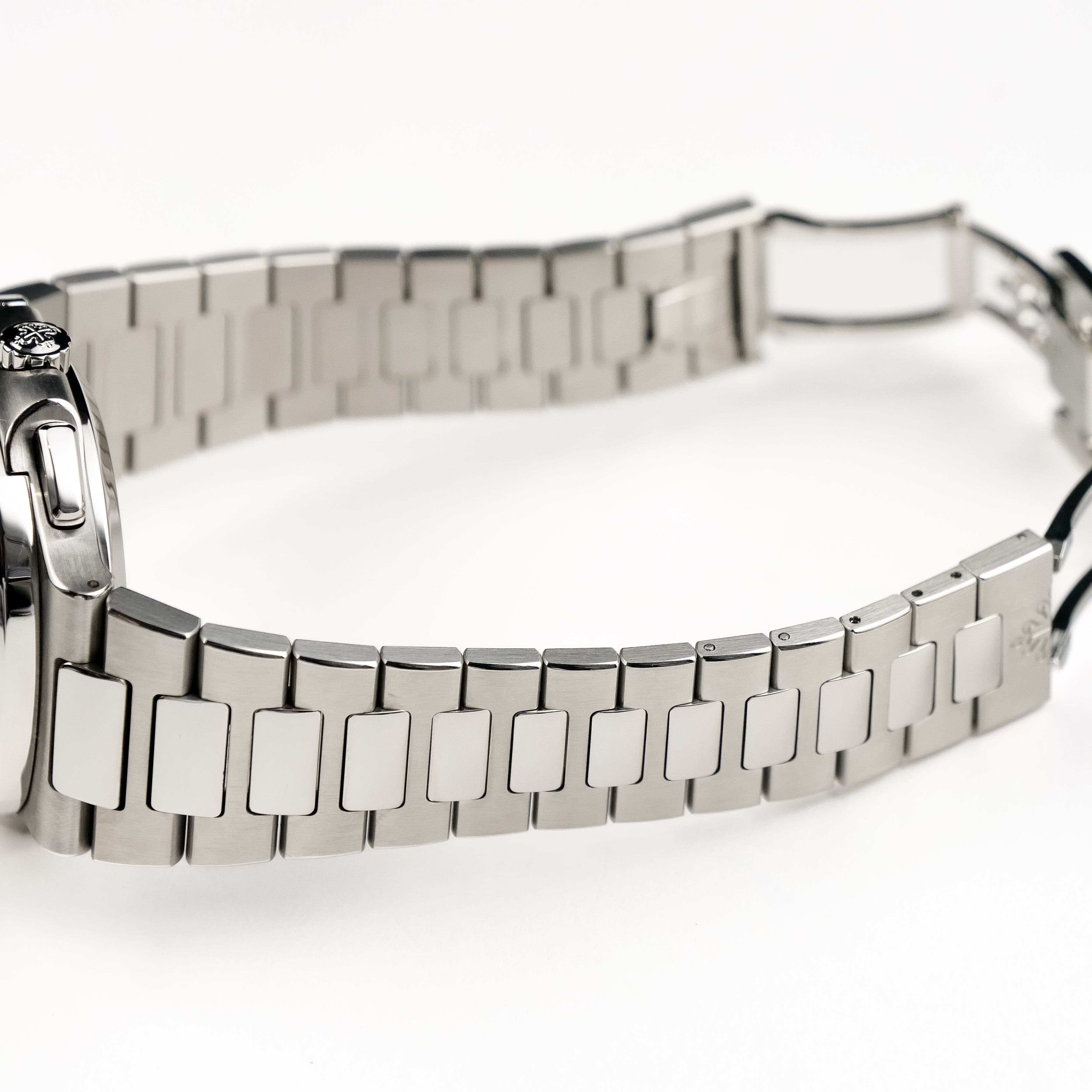 Patek Philippe Nautilus 5990/1A-011 'Travel Time' Flyback Chronograph Stainless Steel Blue Dial (2023)