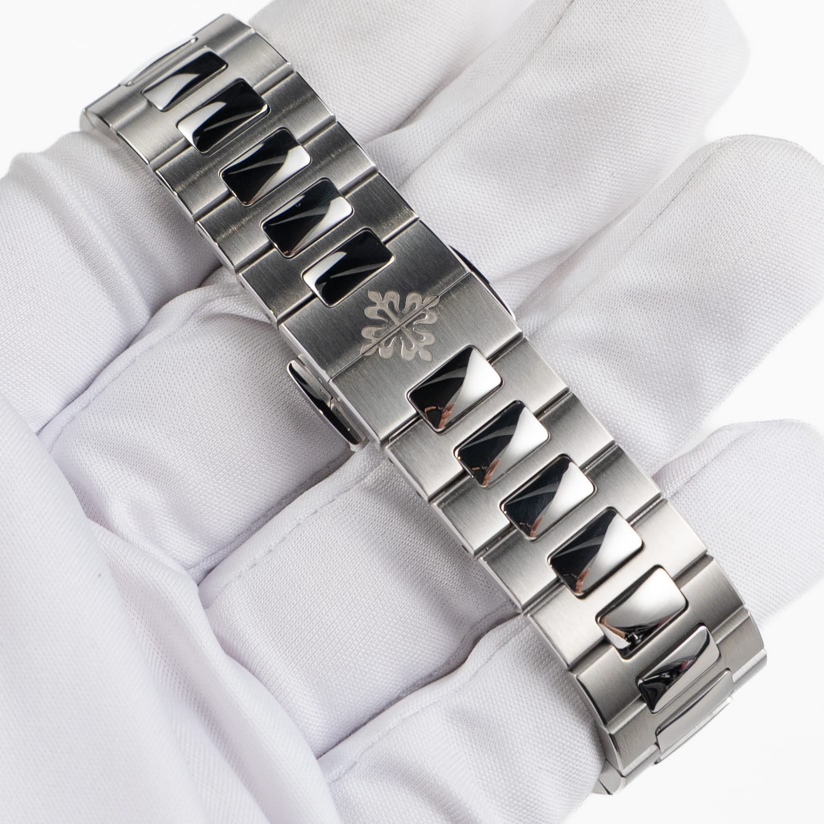 Patek Philippe Nautilus 5990/1A-011 'Travel Time' Flyback Chronograph Stainless Steel Blue Dial (2025)