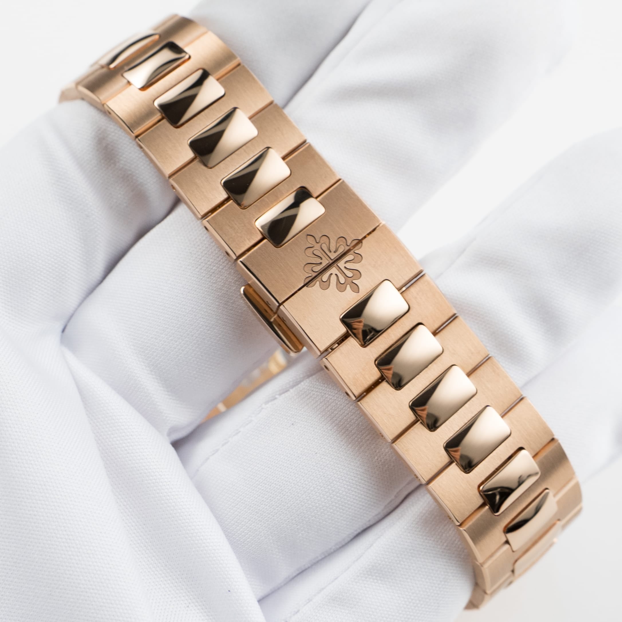 Patek Philippe Nautilus 5990/1R-001 Travel Time Flyback Chronograph Rose Gold Blue Dial (2024)