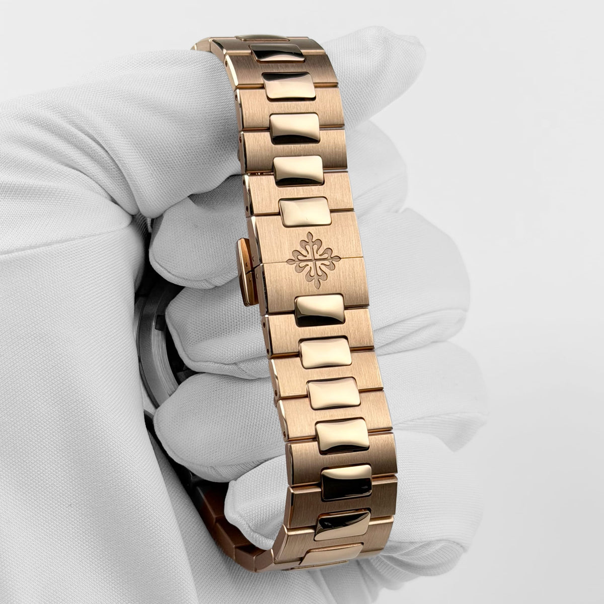 Patek Philippe Nautilus 5990/1R-001 Travel Time Flyback Chronograph Rose Gold Blue Dial (2024)