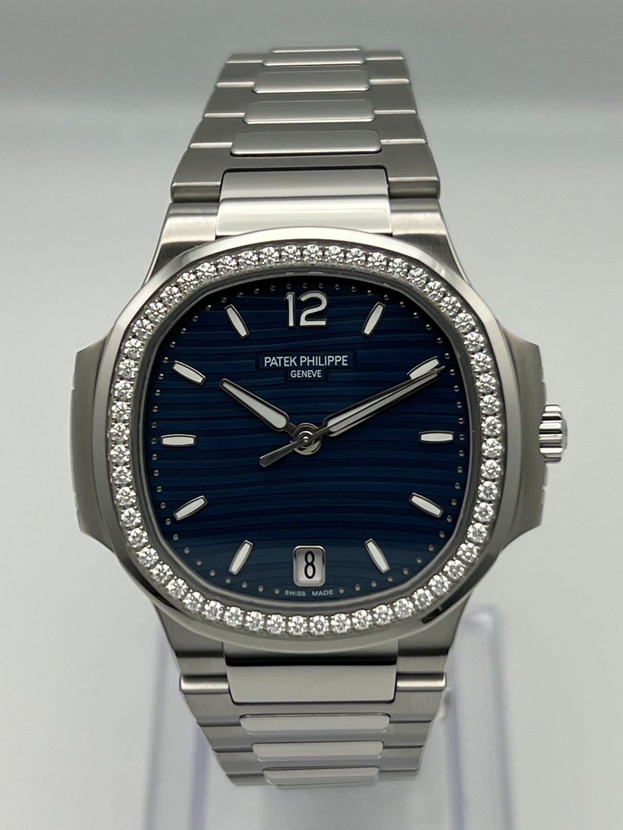 Patek Philippe Nautilus 7118/1200A-001 'Ladies' Blue Dial Diamond Bezel (2021)