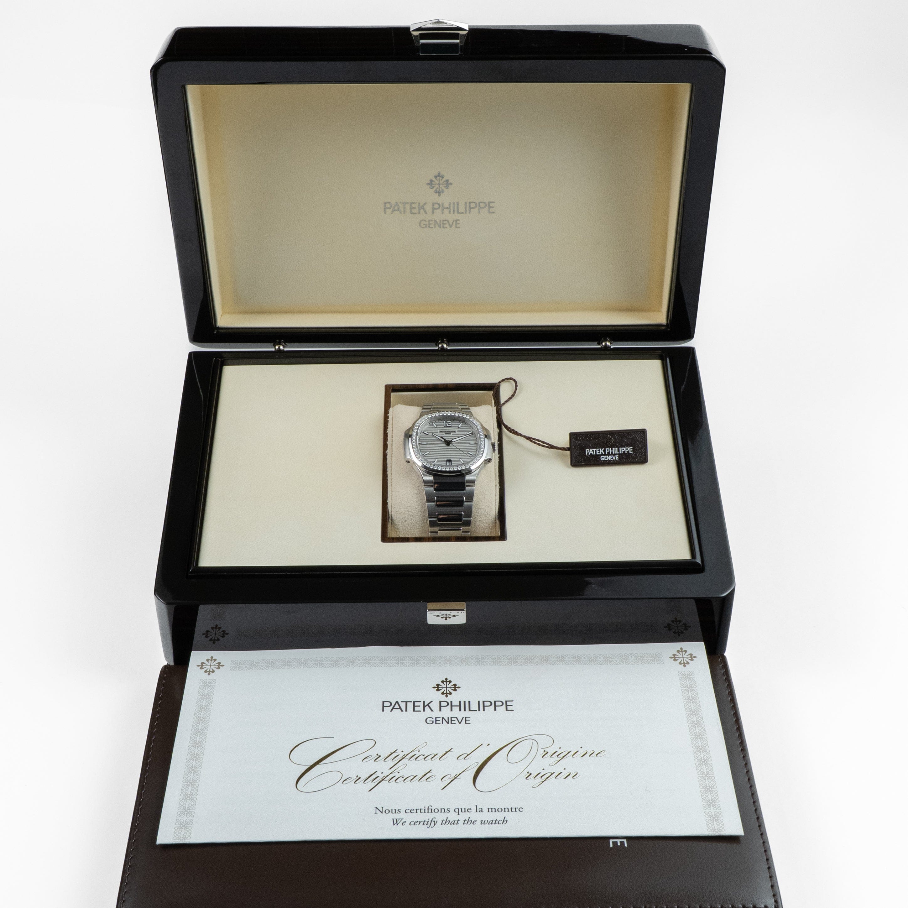 Patek Philippe Nautilus 7118/1200A-010 'Ladies' Stainless Steel Silver Dial Diamond Bezel (2024)