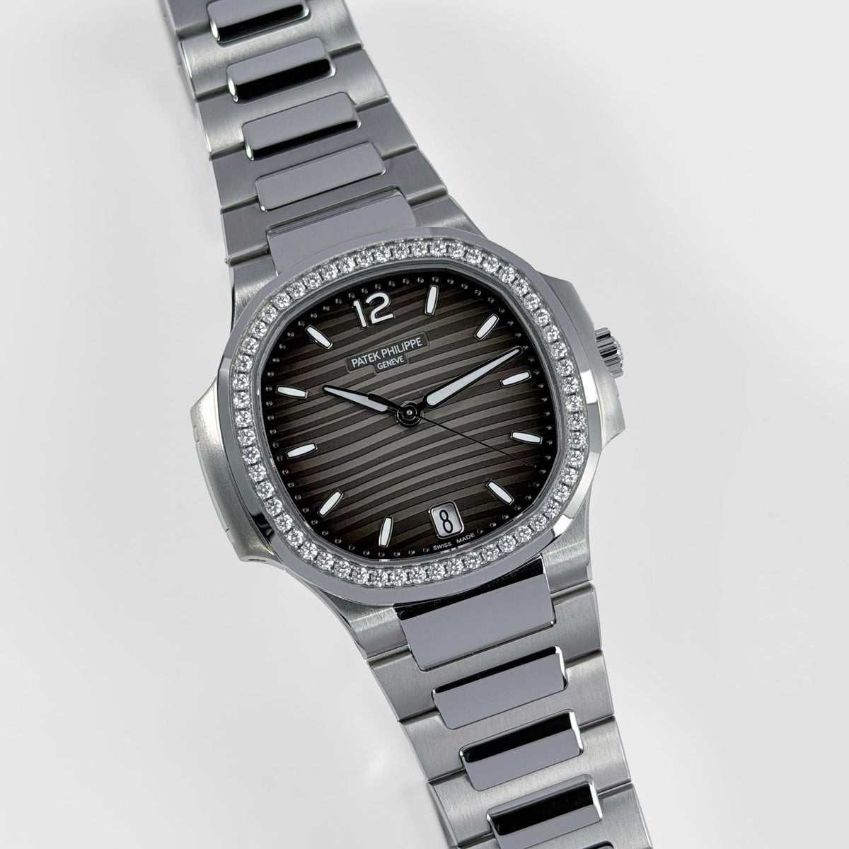 Patek Philippe Nautilus 7118/1200A-011 'Ladies' Stainless Steel Grey Dial Diamond Bezel (2024)