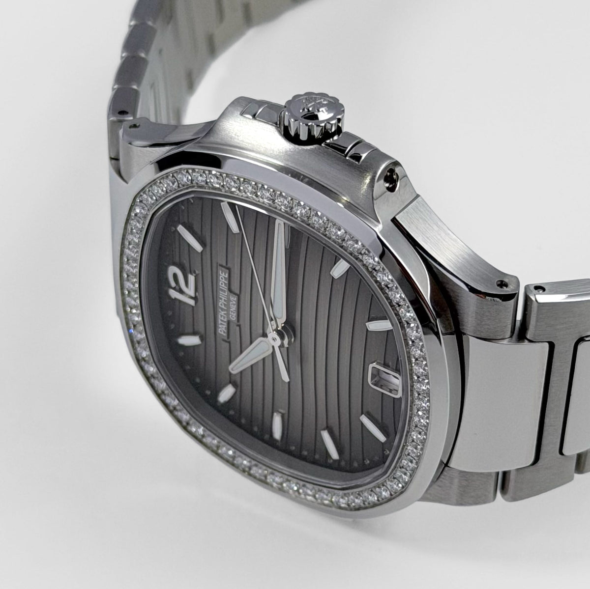 Patek Philippe Nautilus 7118/1200A-011 'Ladies' Stainless Steel Grey Dial Diamond Bezel (2024)