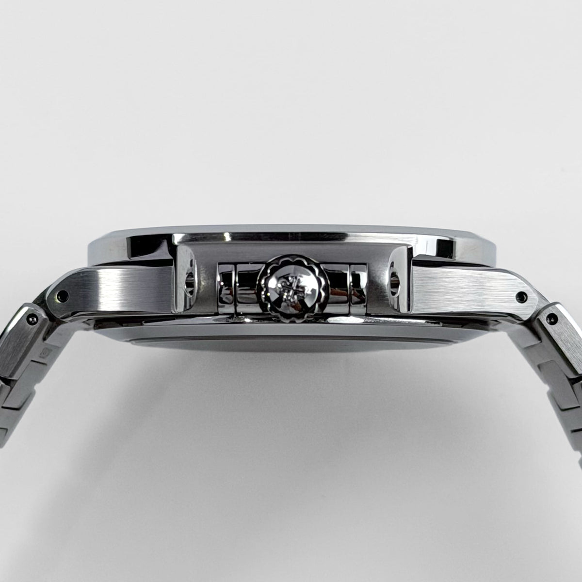 Patek Philippe Nautilus 7118/1200A-011 'Ladies' Stainless Steel Grey Dial Diamond Bezel (2024)