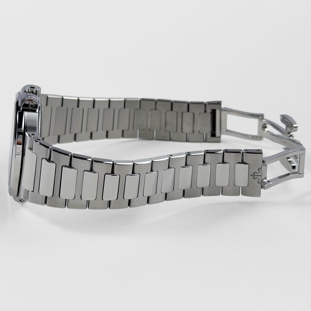 Patek Philippe Nautilus 7118/1A-001 'Ladies' Stainless Steel Blue Dial (2025)