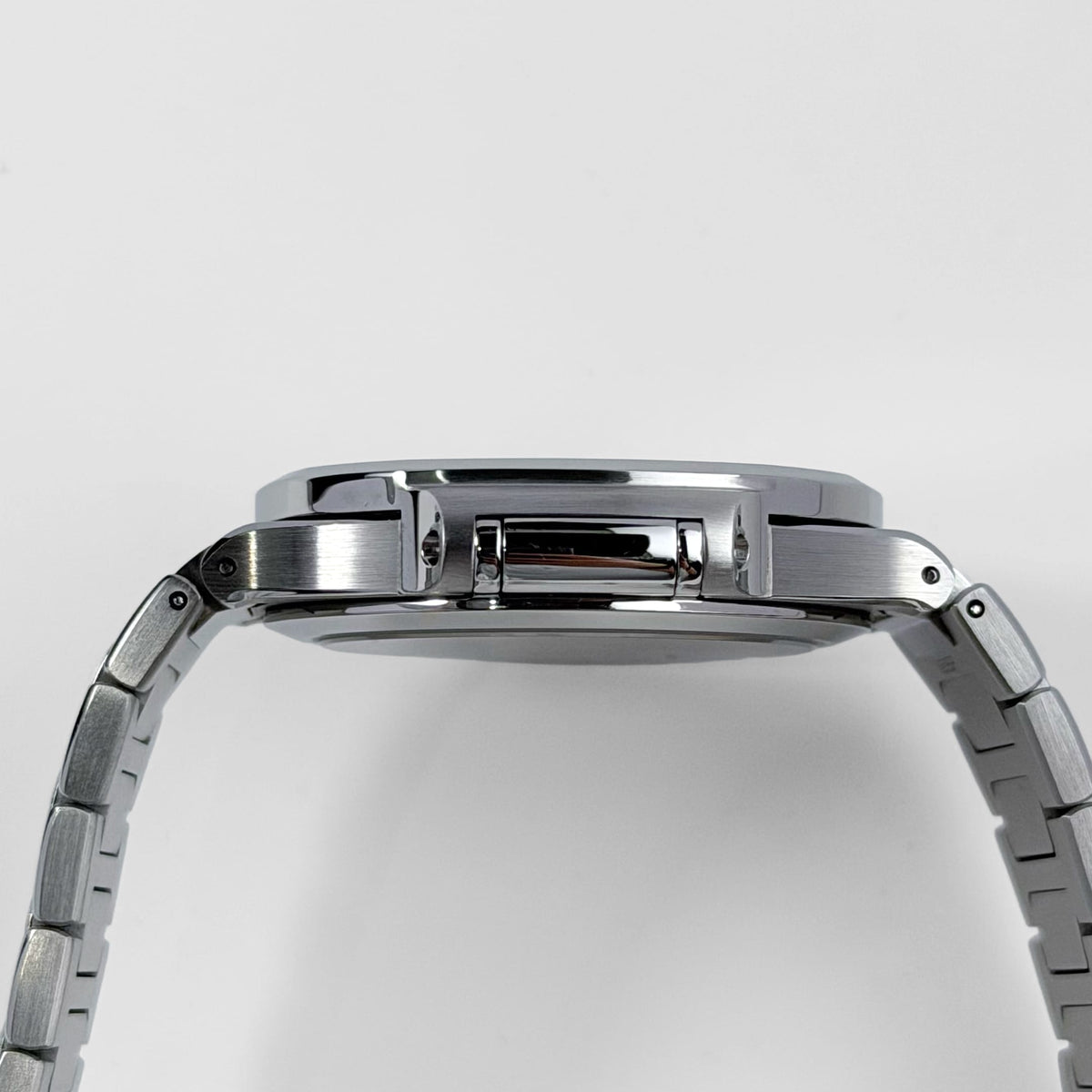 Patek Philippe Nautilus 7118/1A-001 'Ladies' Stainless Steel Blue Dial (2025)