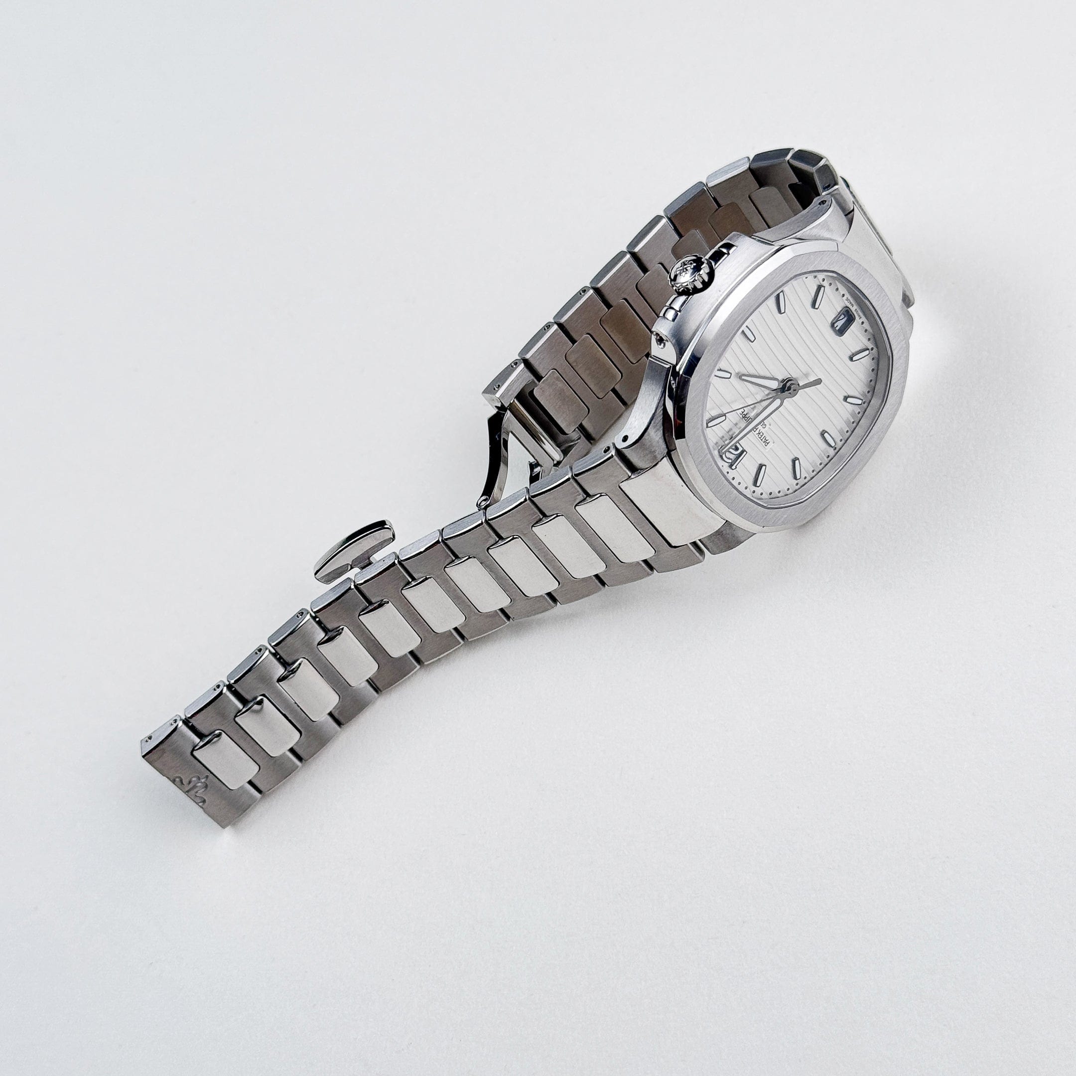 Patek Philippe Nautilus 7118/1A-010 Stainless Steel Silvery