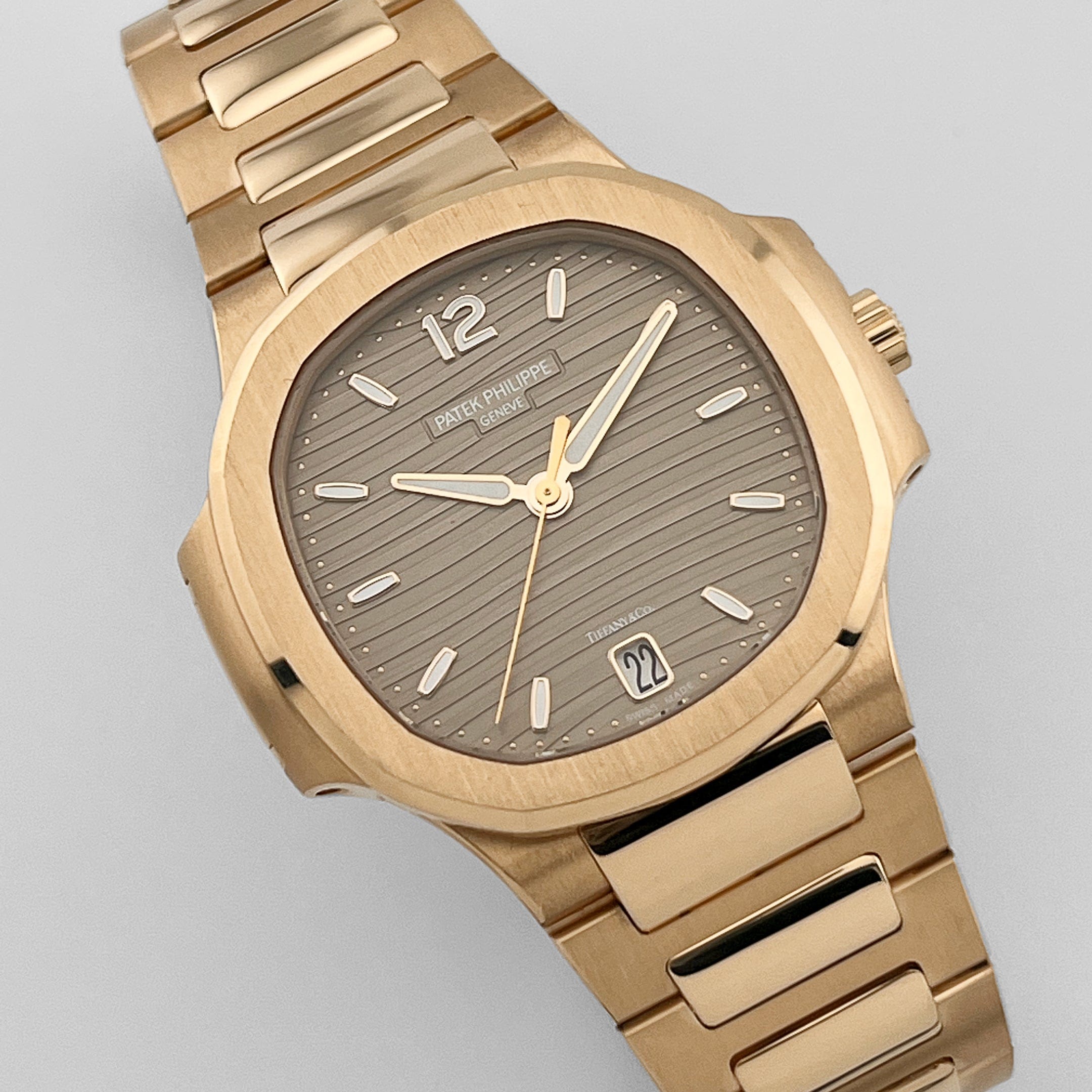 Patek Philippe Nautilus 7118/1R-010 Tiffany & Co. 'Ladies' Rose Gold Date (2022)