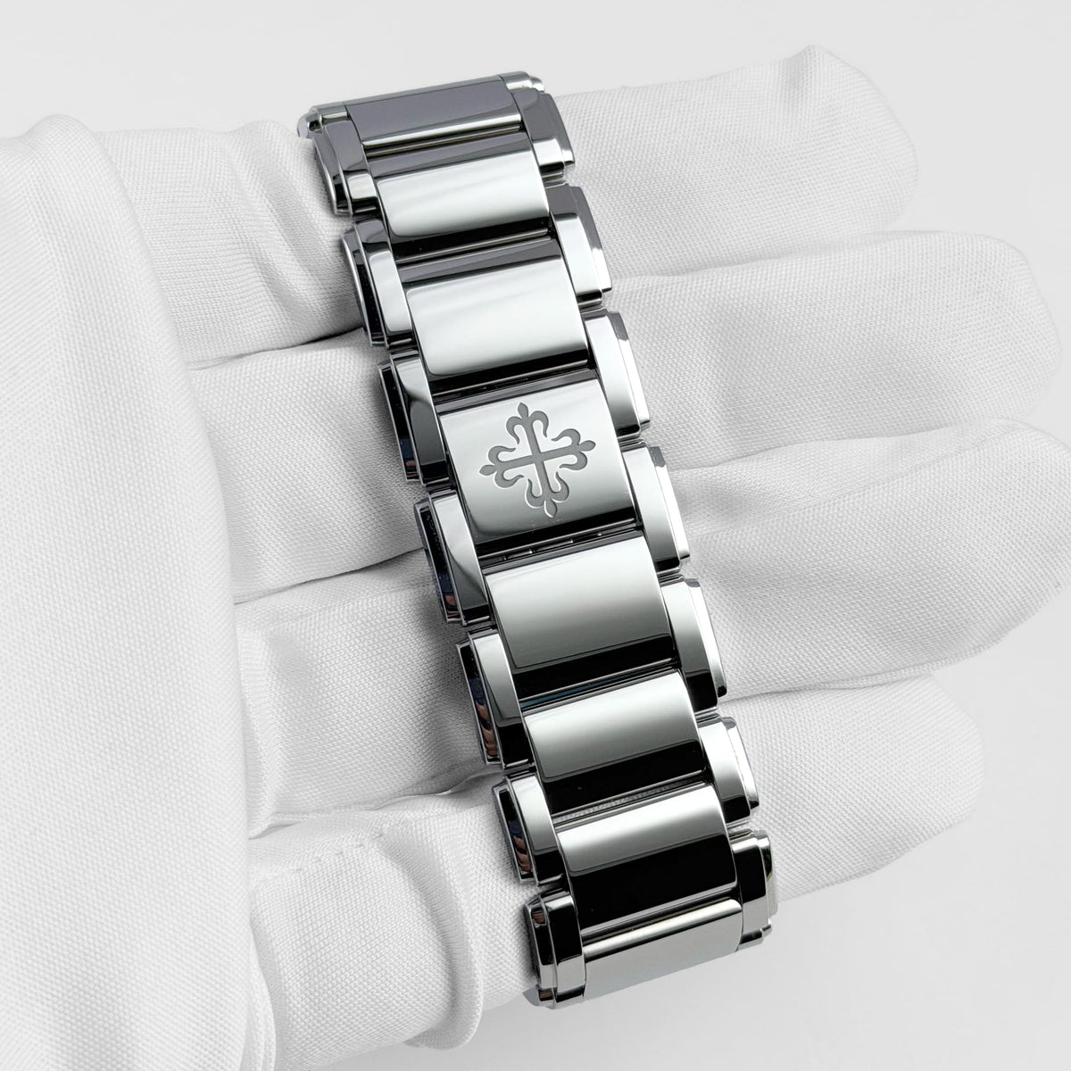 Patek Philippe Twenty-4 4910/1200A-001 'Ladies' Stainless Steel Blue Dial Diamond Bezel Quartz (2026)