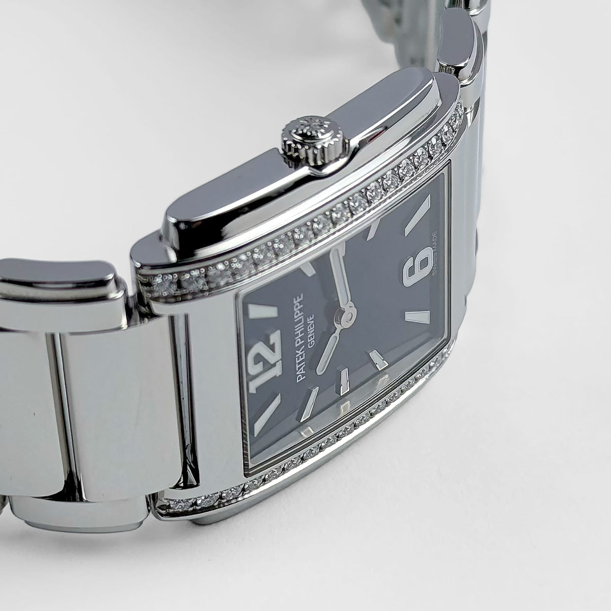 Patek Philippe Twenty-4 4910/1200A-001 'Ladies' Stainless Steel Blue Dial Diamond Bezel Quartz (2026)