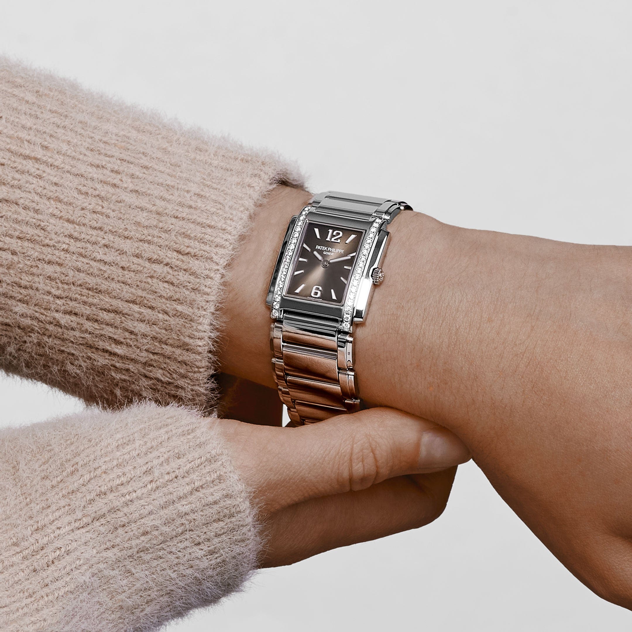 Patek Philippe Twenty-4 4910/1200A-010 'Ladies' Stainless Steel Gray Dial Diamond Bezel Quartz (2024)