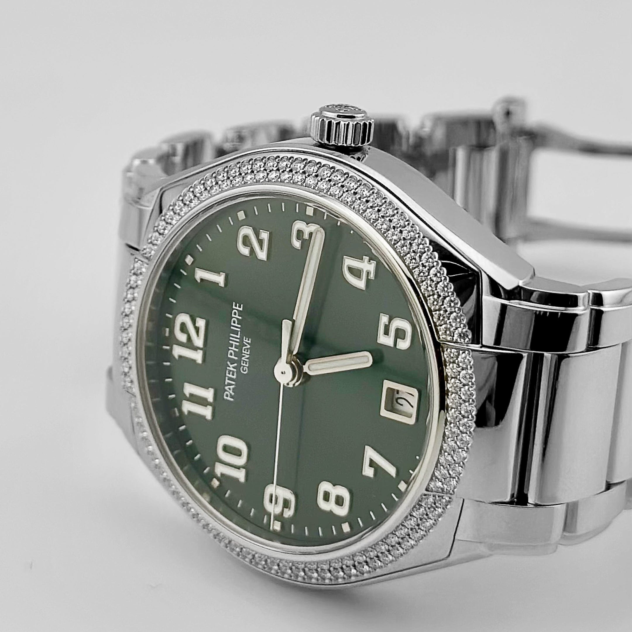 Patek Philippe Twenty-4 4910/1201R-010 'Ladies' Quartz – Wrist