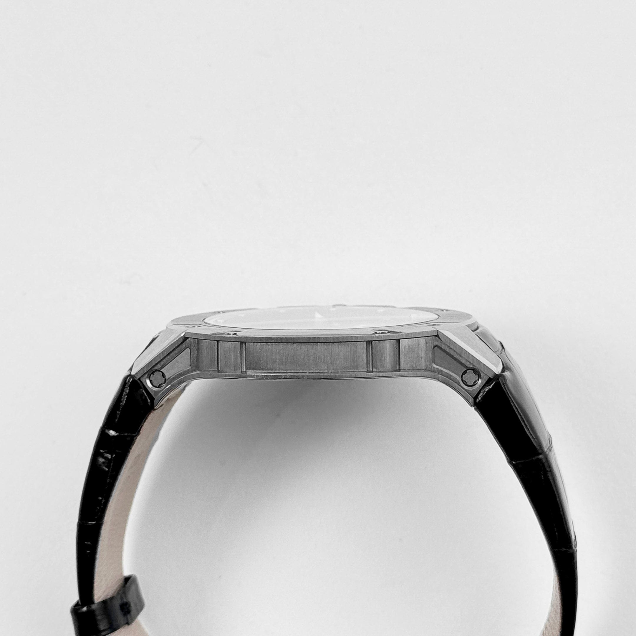 Richard Mille Automatic Winding Extra Flat Titanium RM033 – Wrist