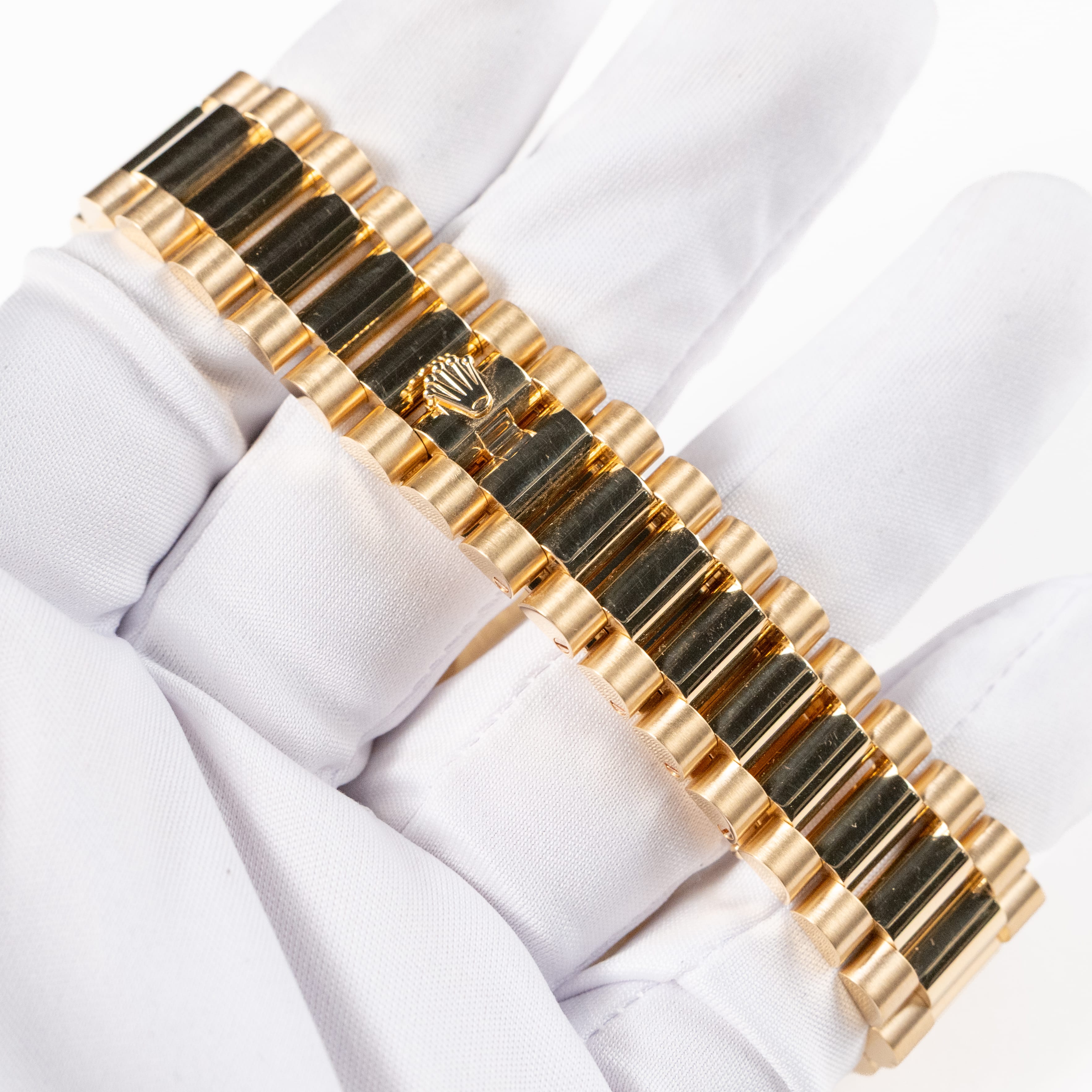 Rolex Day-Date 36 128238 Yellow Gold White Mother of Pearl Diamond Dial (2026)