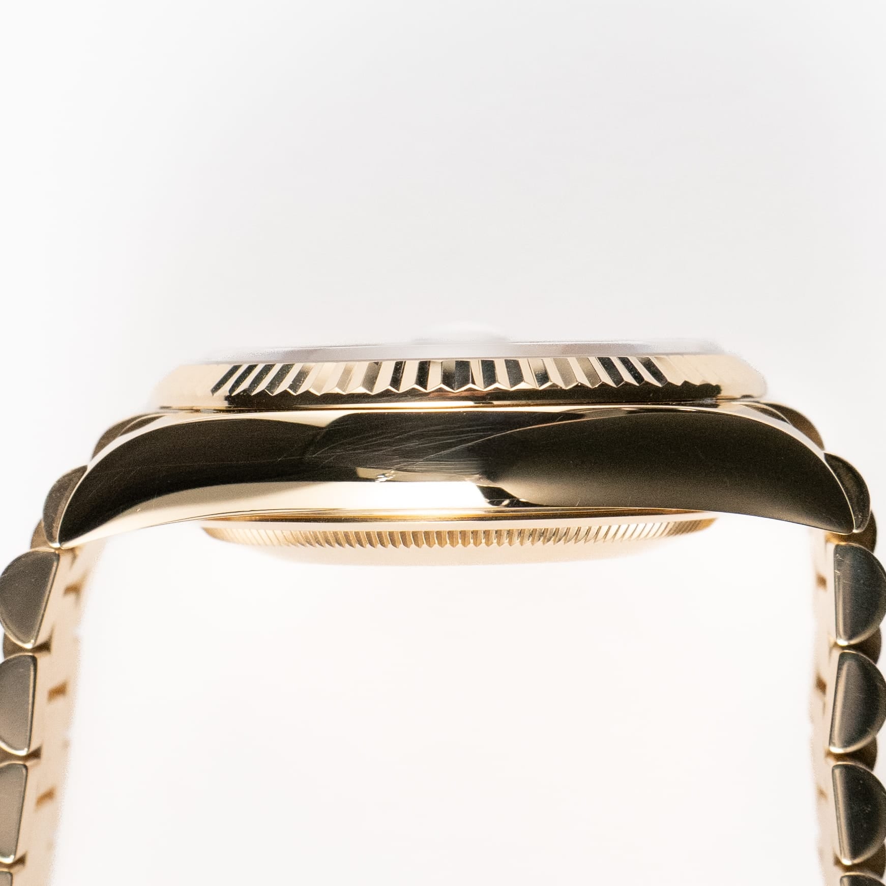 Rolex Day-Date 36 128238 Yellow Gold White Mother of Pearl Diamond Dial (2026)