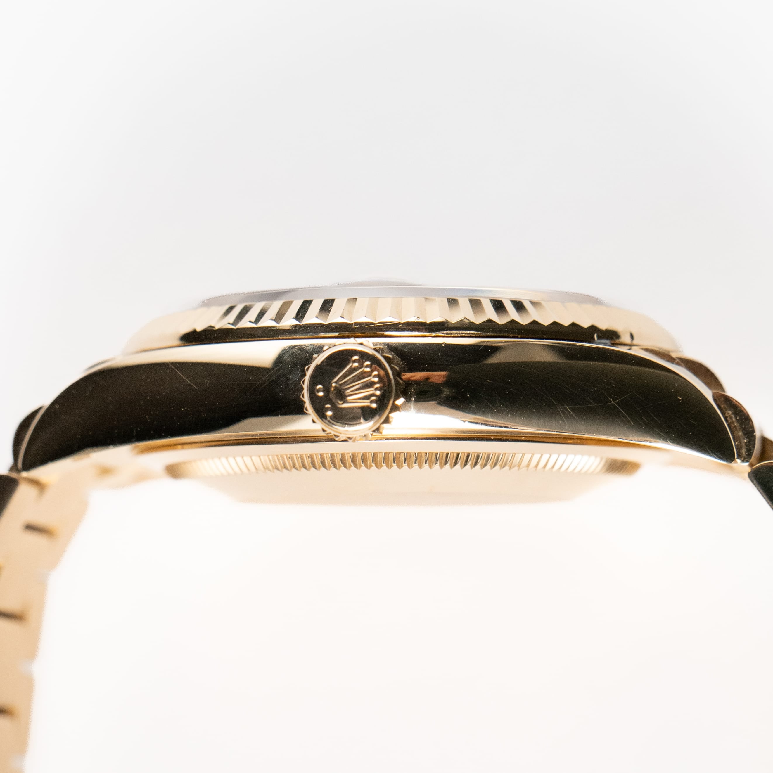 Rolex Day-Date 36 128238 Yellow Gold White Mother of Pearl Diamond Dial (2026)