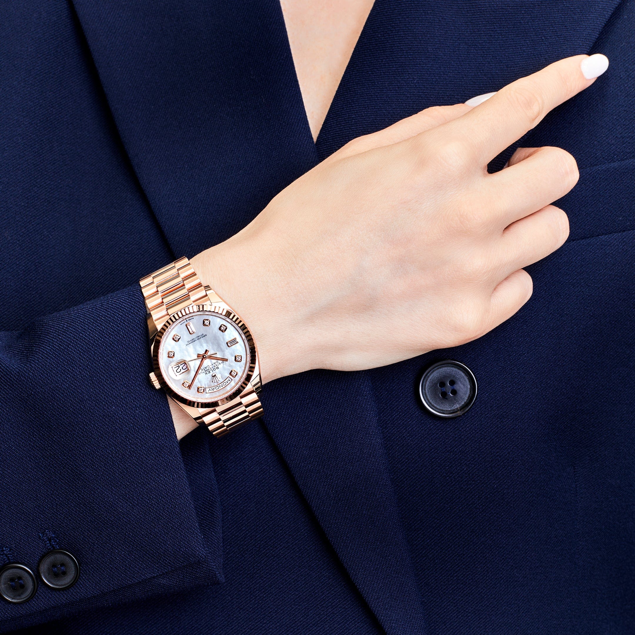ROSEロイヤル Rolex Day-Date 36 128235 Rose Gold Mother of Pearl Diamond Dial