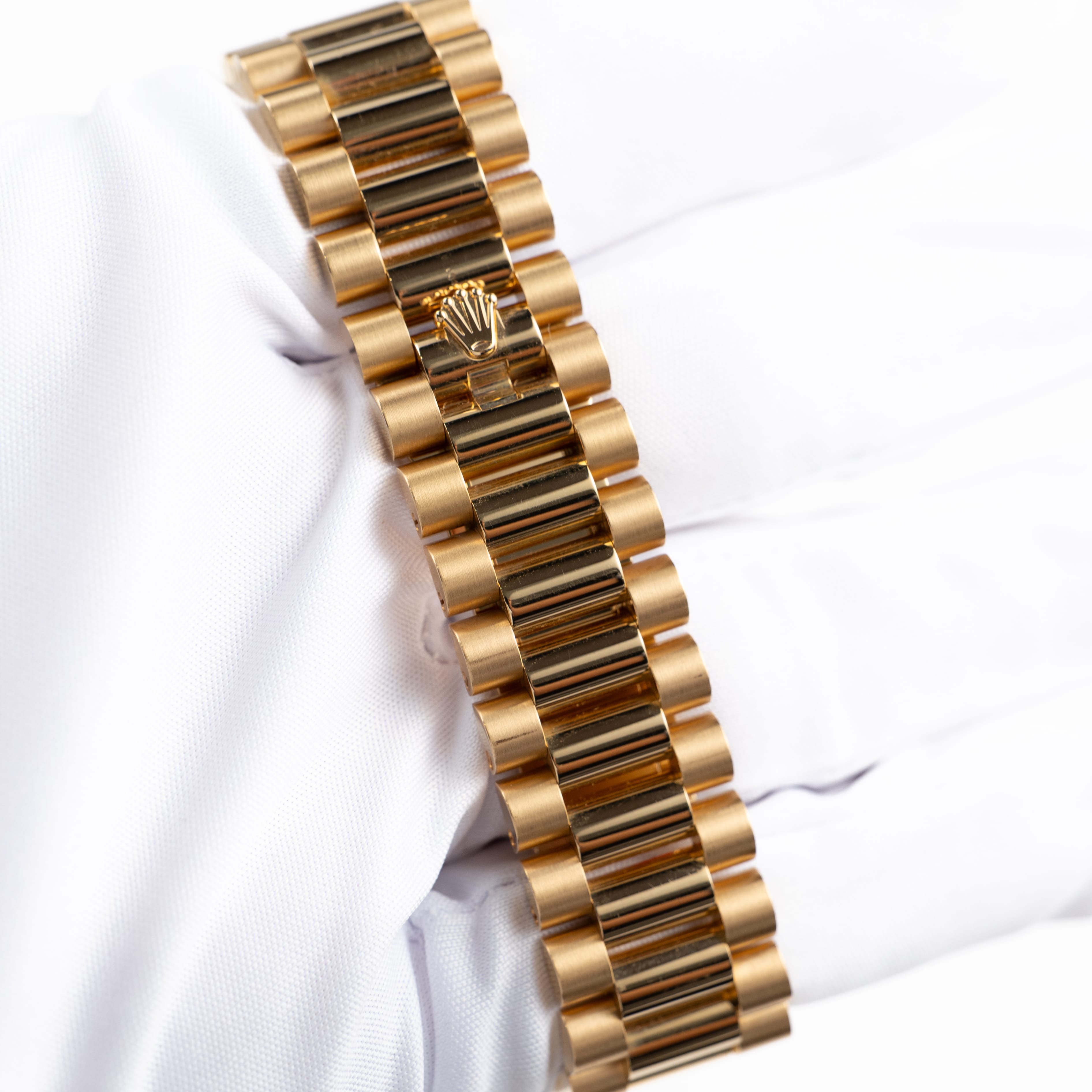 Rolex Day-Date 40 228348RBR Yellow Gold Green Roman Numeral Dial Diamond Bezel (2022)