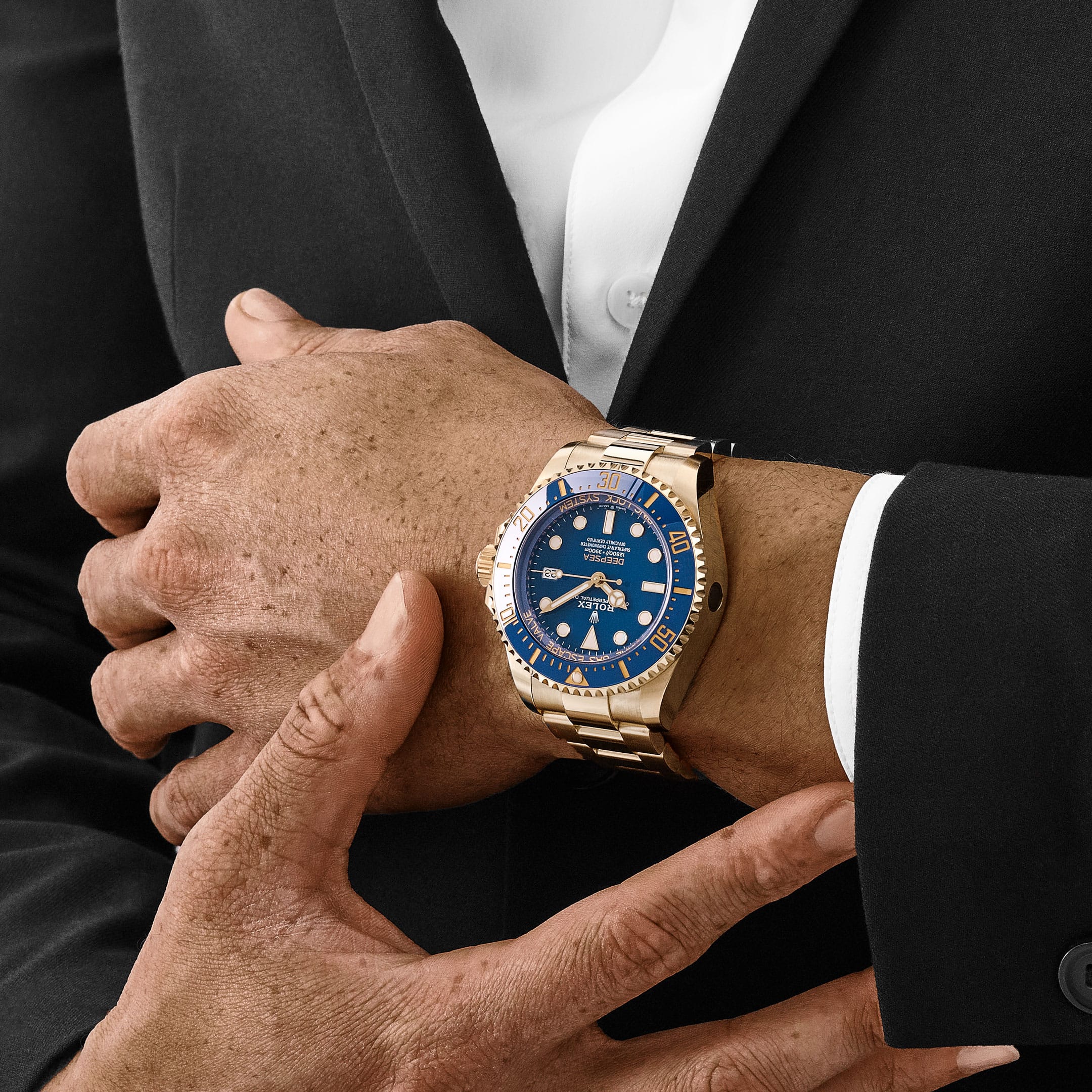 seaページ Rolex Deepsea 136668LB Yellow Gold Blue Dial Oyster (2025) – Wrist