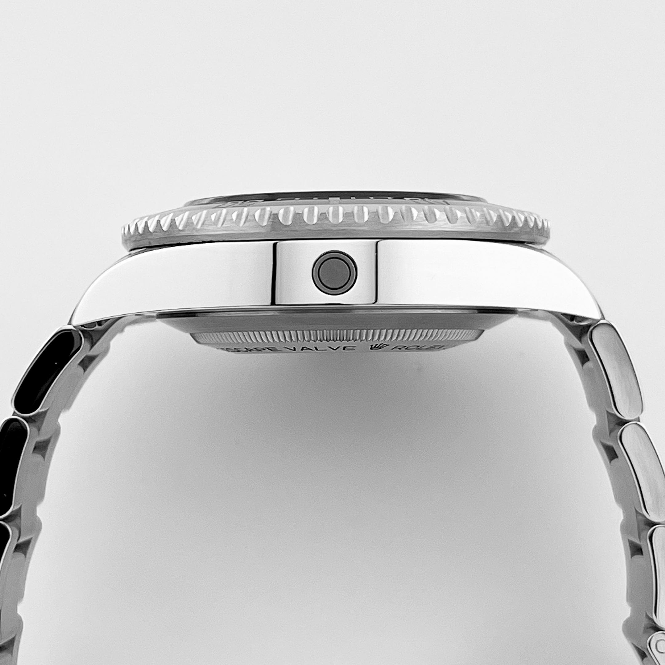 Rolex Sea-Dweller 126600 Stainless Steel Black Dial (2023)