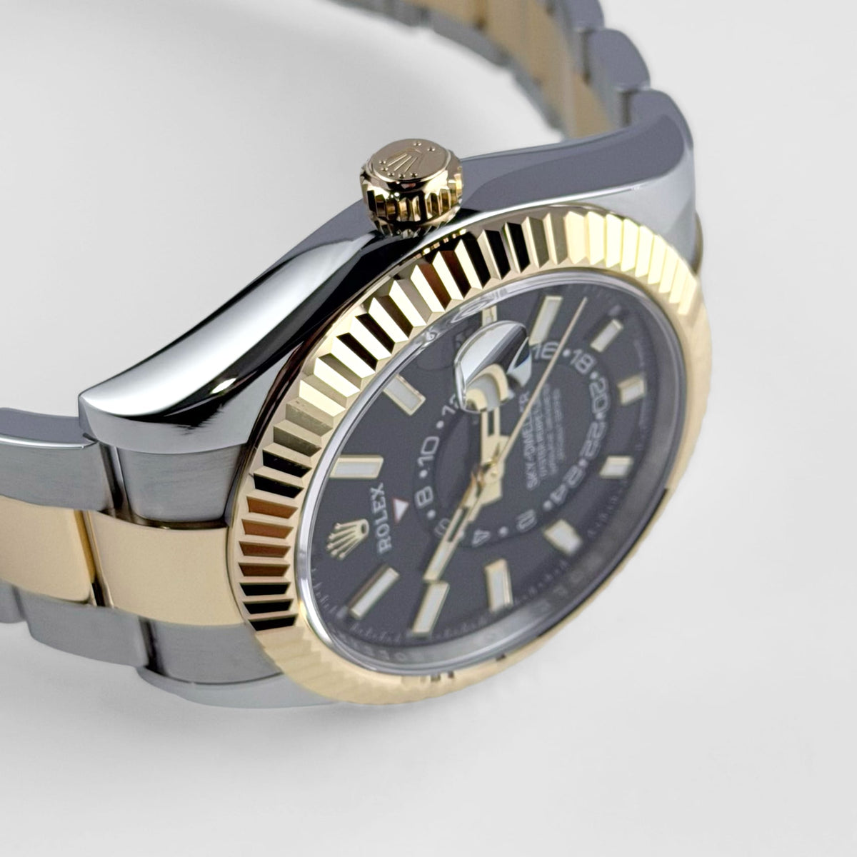 Rolex Sky-Dweller 336933 Stainless Steel Yellow Gold Black Dial Oyster (2026)