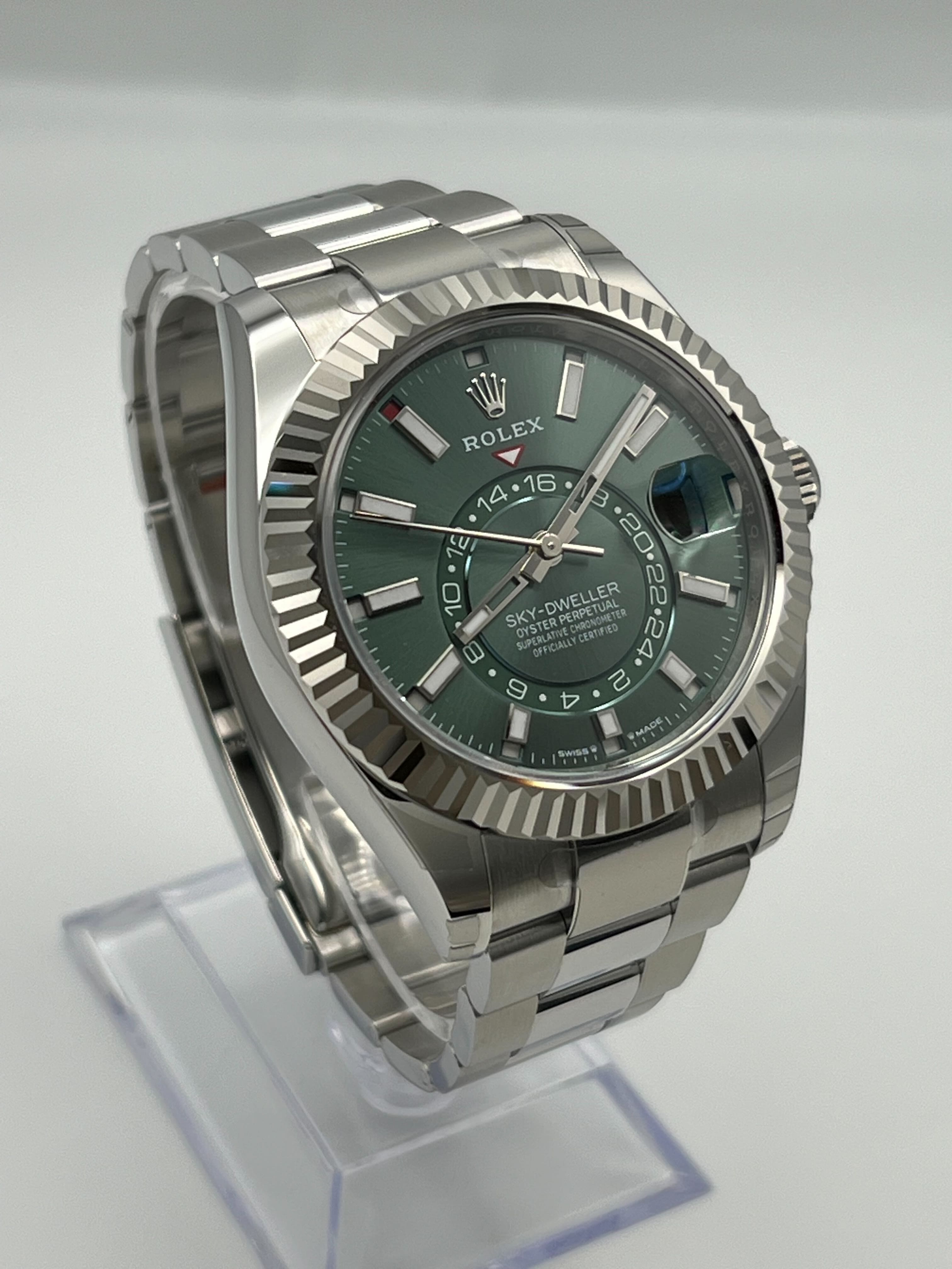 Rolex Sky-Dweller 336934 Oystersteel/White Gold Green Dial