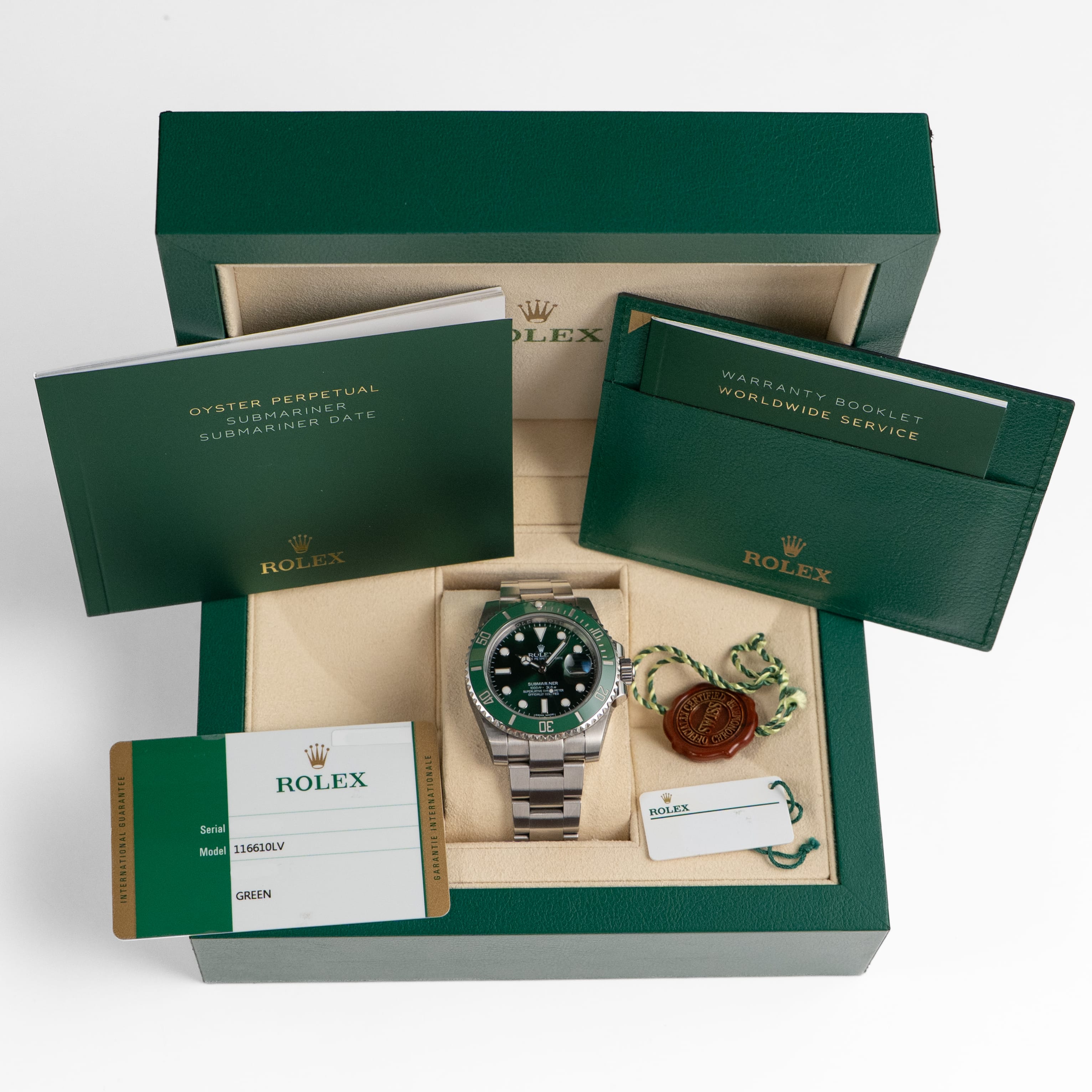 Rolex Submariner Date 116610LV 'Hulk' Stainless Steel Green Dial (2016)