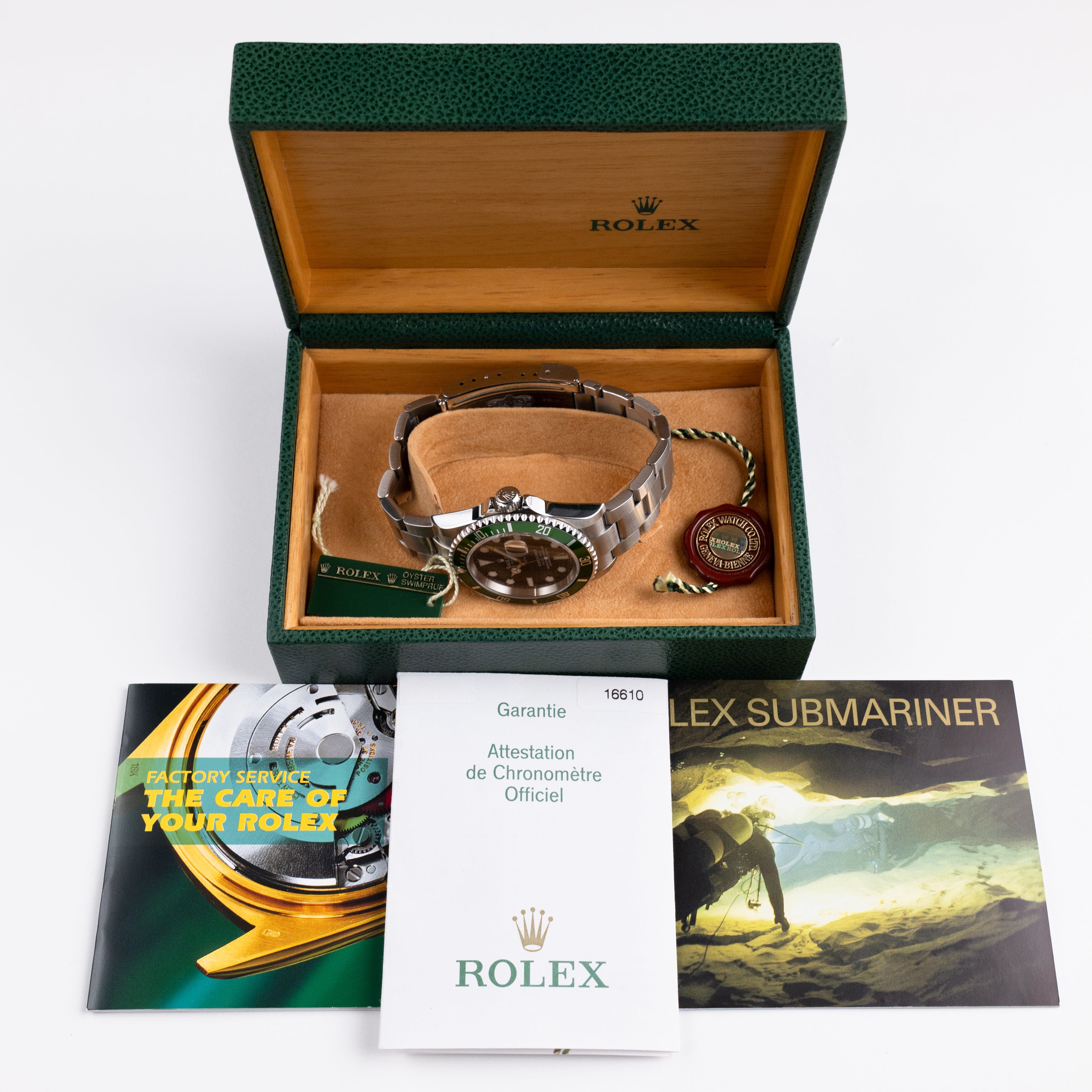 セールROLEX SUBMARINER 箱と付属品10点セット美品 Rolex Submariner Date 16610LV 'Kermit' Stainless Steel Black Dial