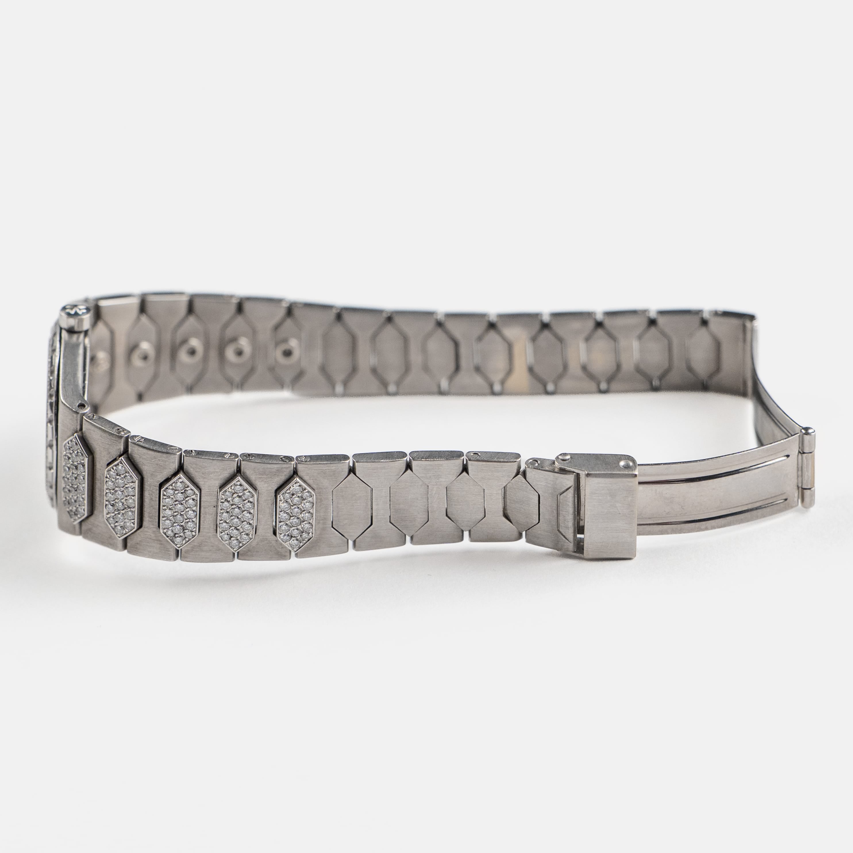 Vacheron Constantin '222' 60501 'Ladies' White Gold Diamond-Set Silver Dial Quartz